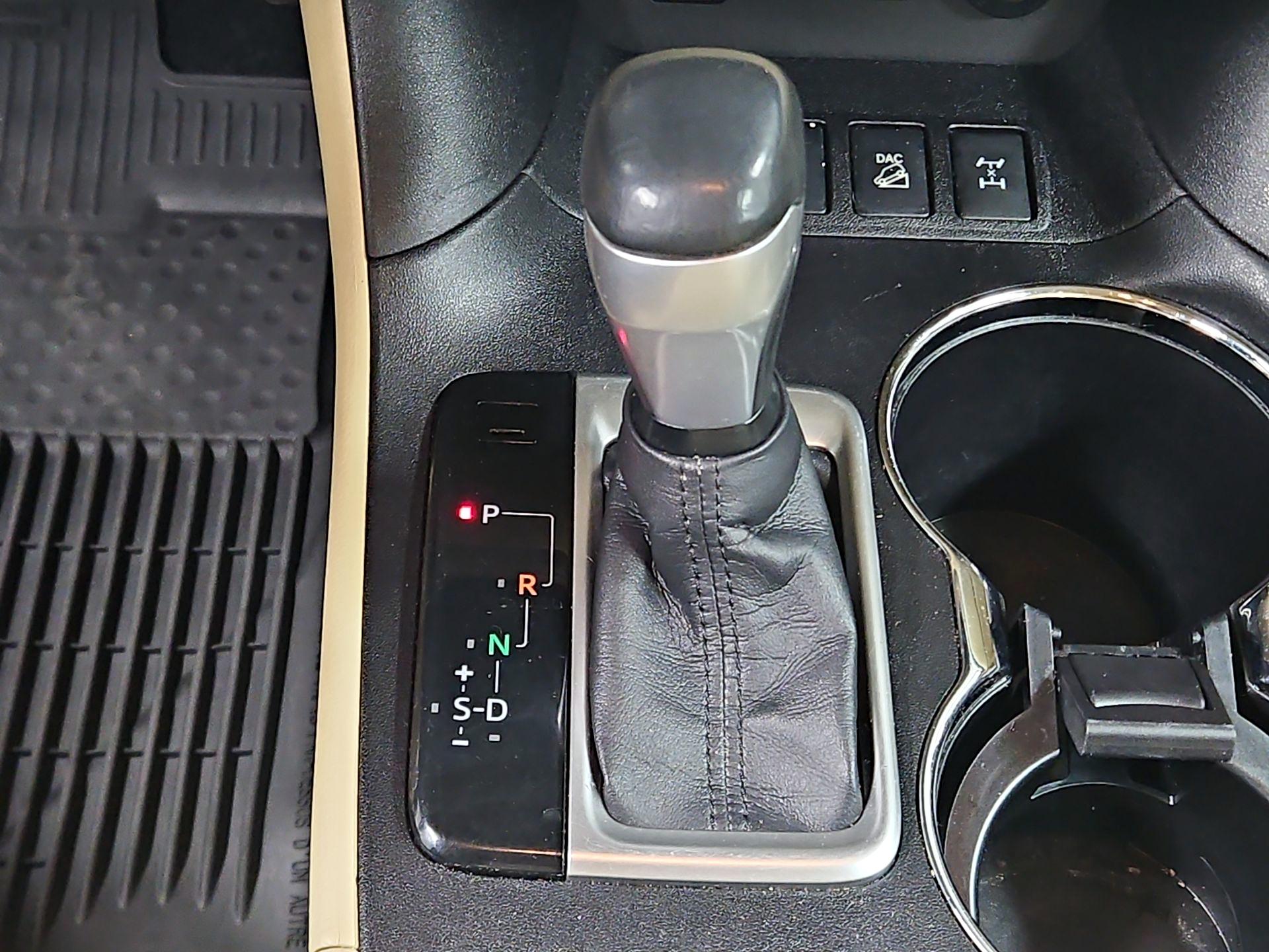 Thumbnail: 2017 Toyota Highlander - 17