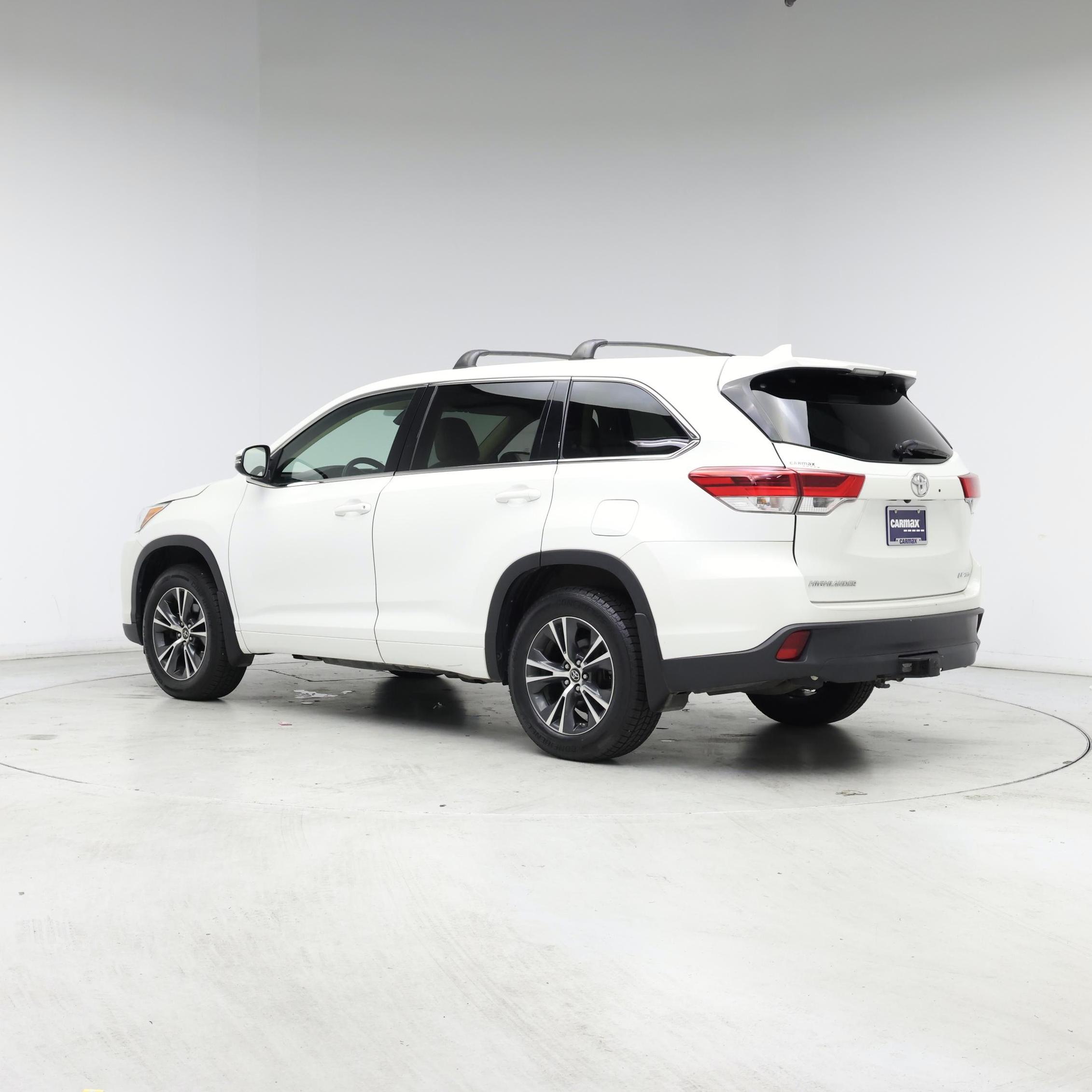 Thumbnail: 2017 Toyota Highlander - 2