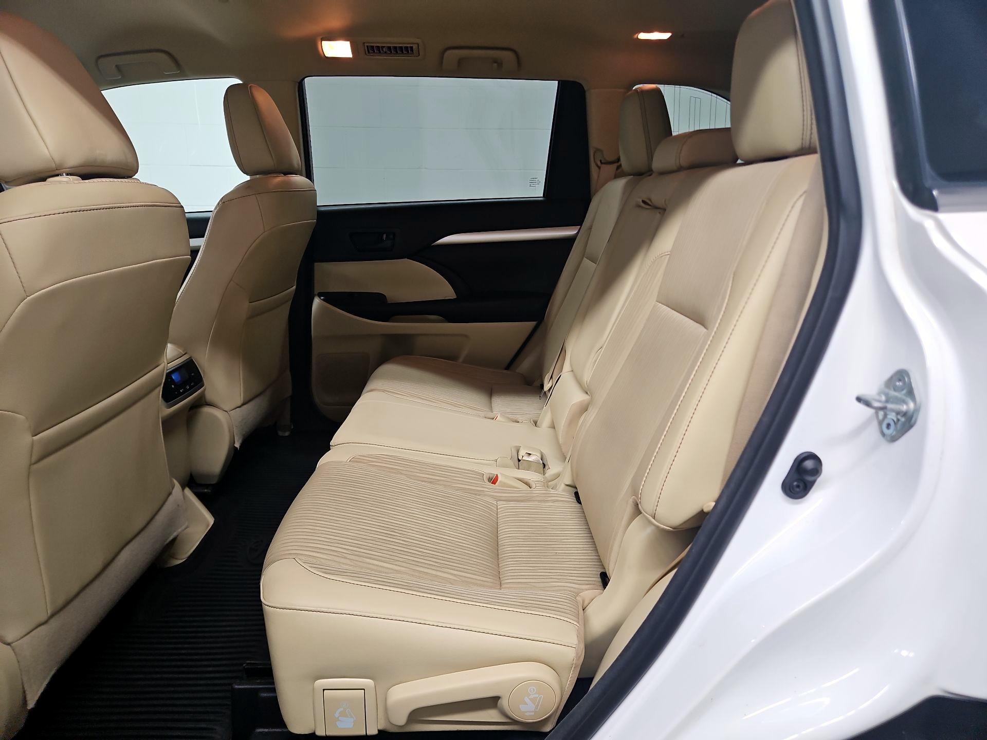 Thumbnail: 2017 Toyota Highlander - 19