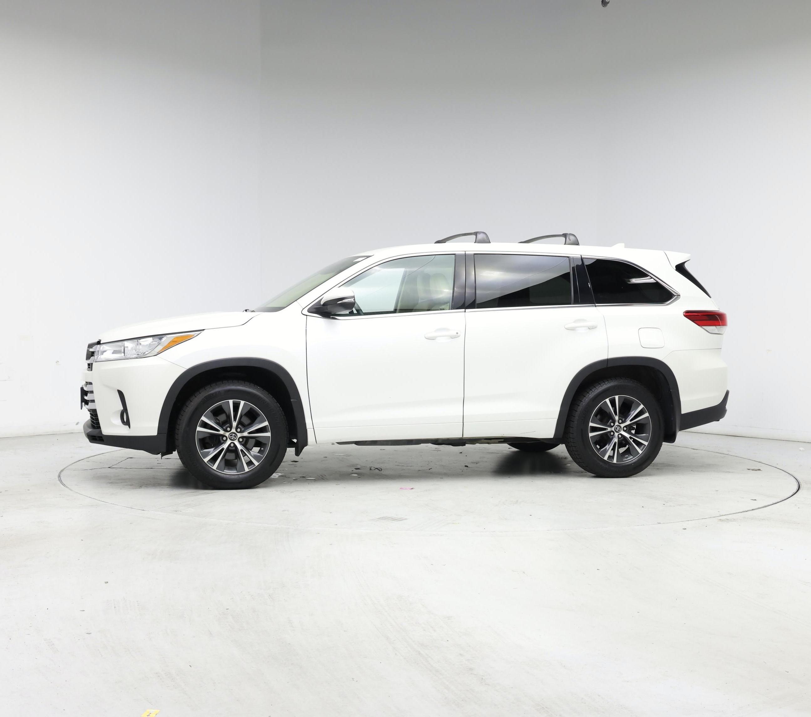 Thumbnail: 2017 Toyota Highlander - 3