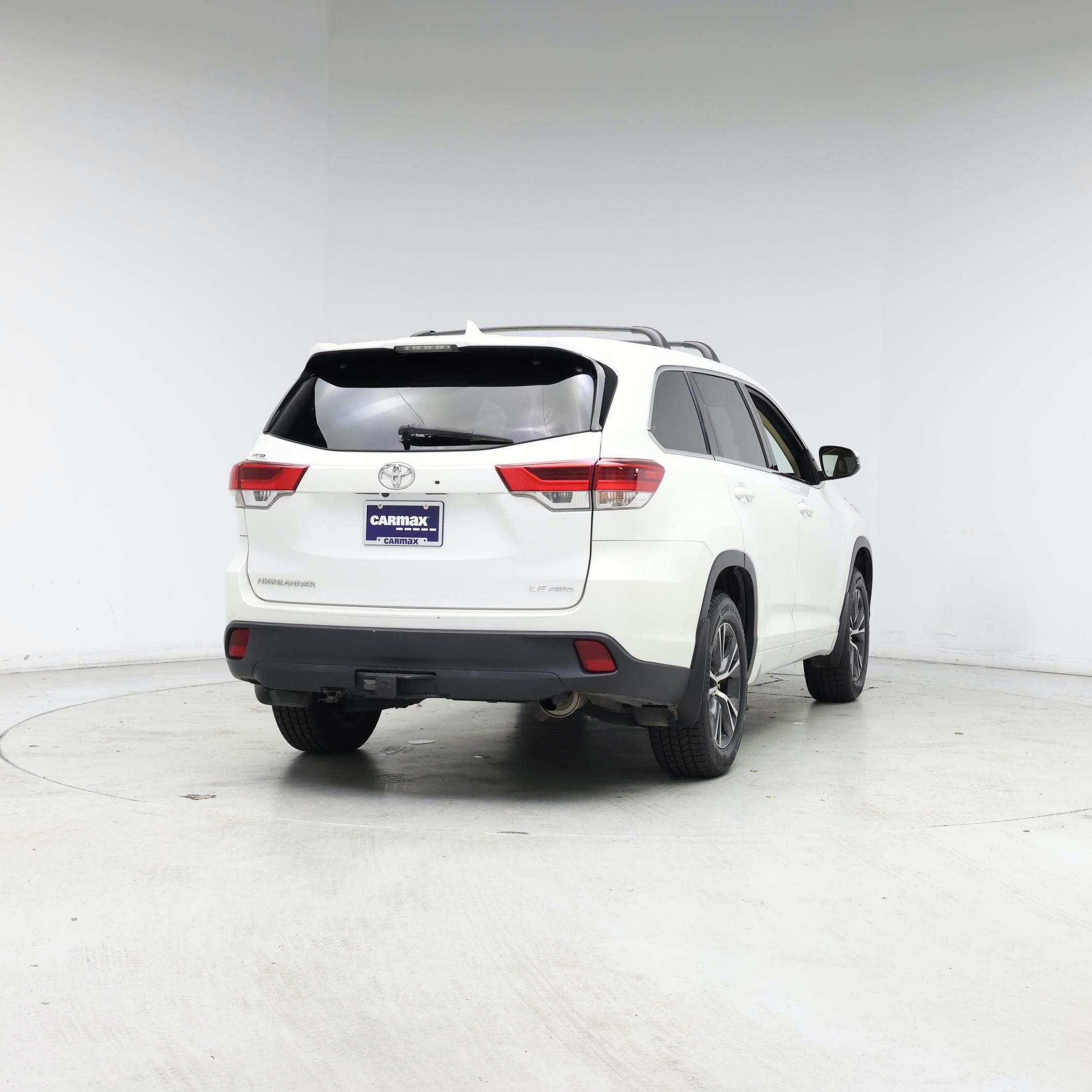 Thumbnail: 2017 Toyota Highlander - 8