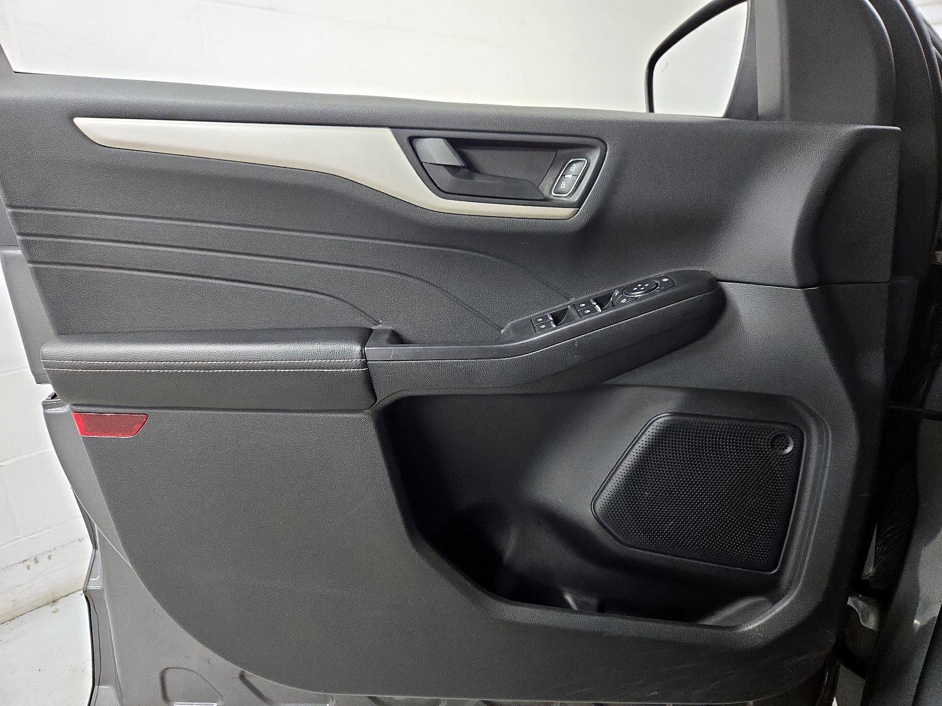 Thumbnail: 2022 Ford Escape - 12