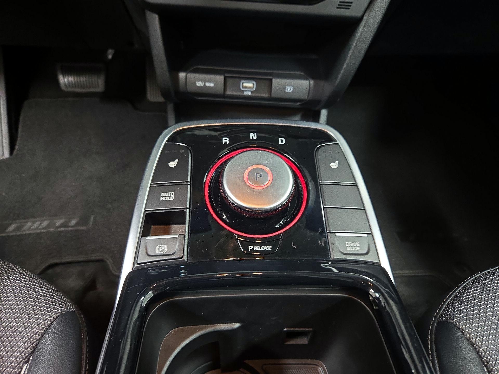 Thumbnail: 2020 Kia Niro - 17