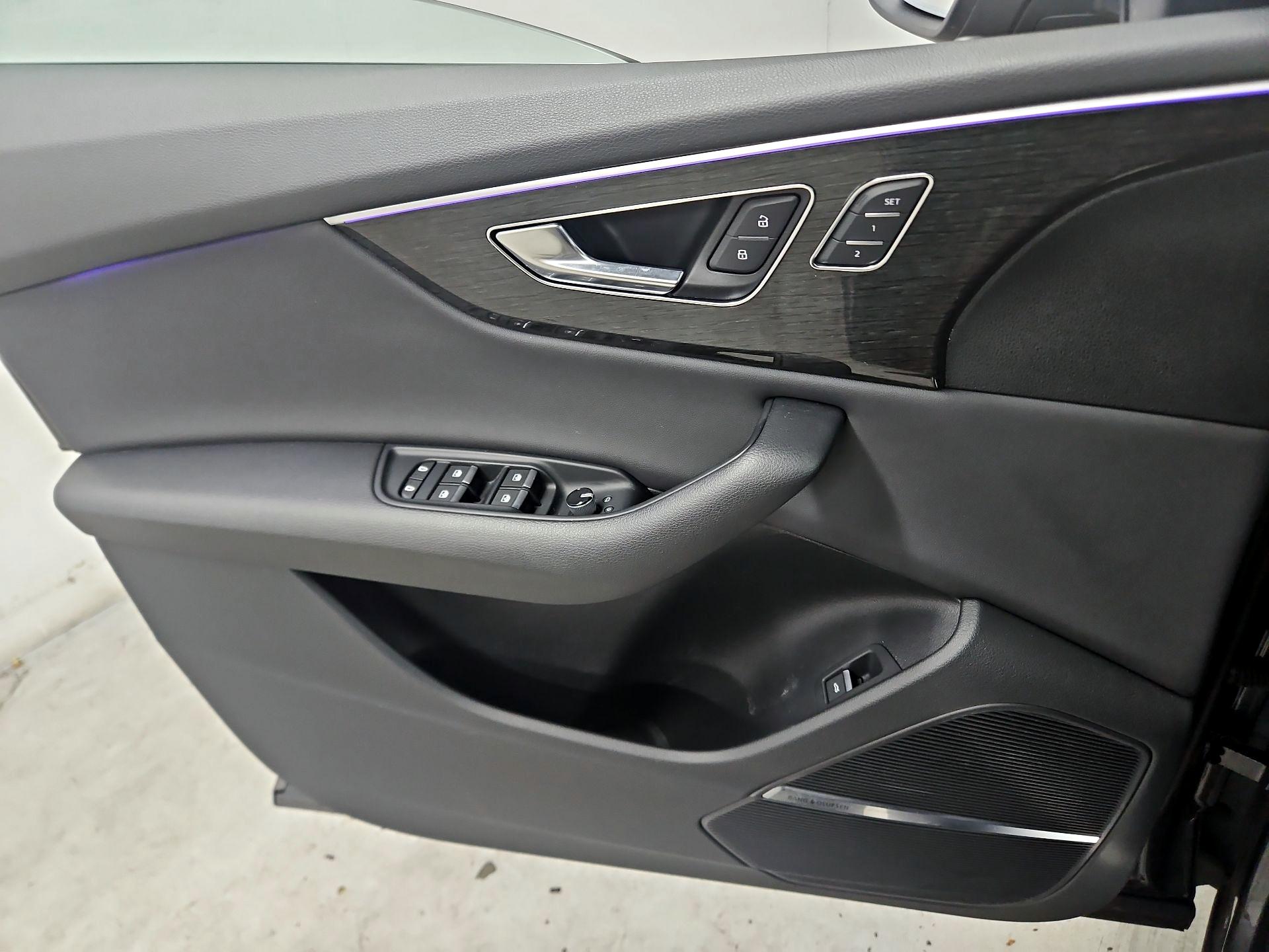 Thumbnail: 2019 Audi Q8 - 12