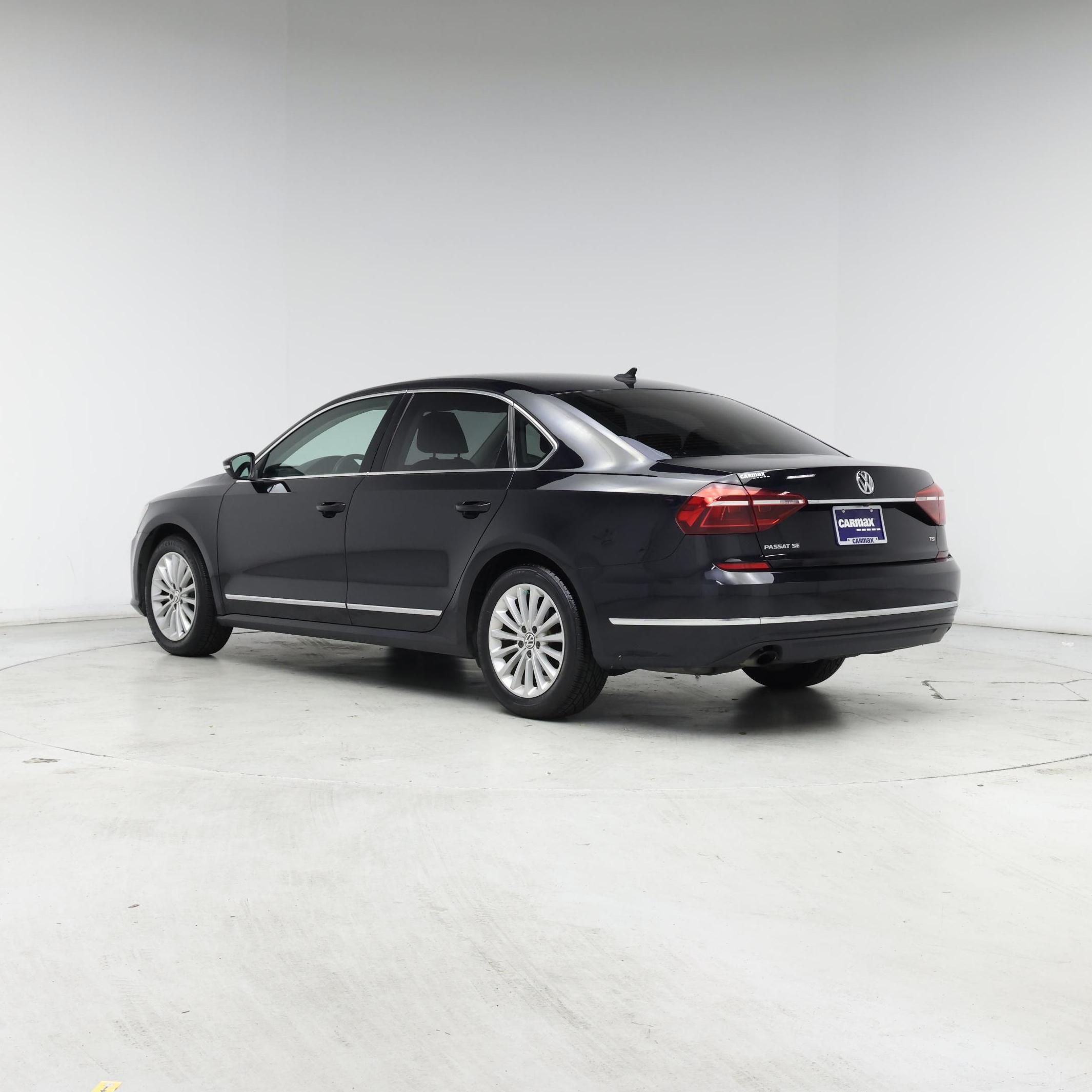 Thumbnail: 2017 Volkswagen Passat - 2