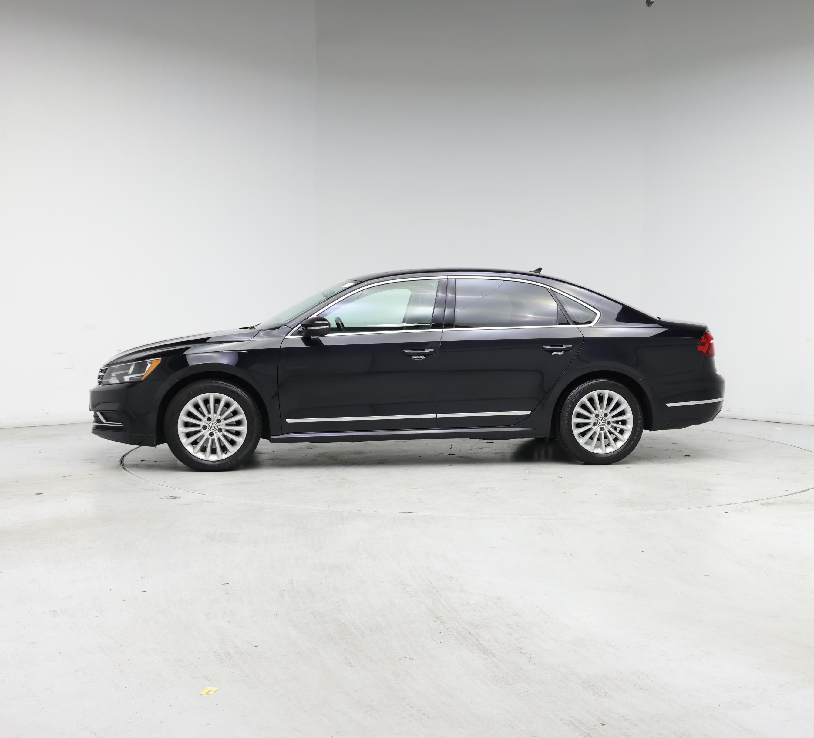 Thumbnail: 2017 Volkswagen Passat - 3