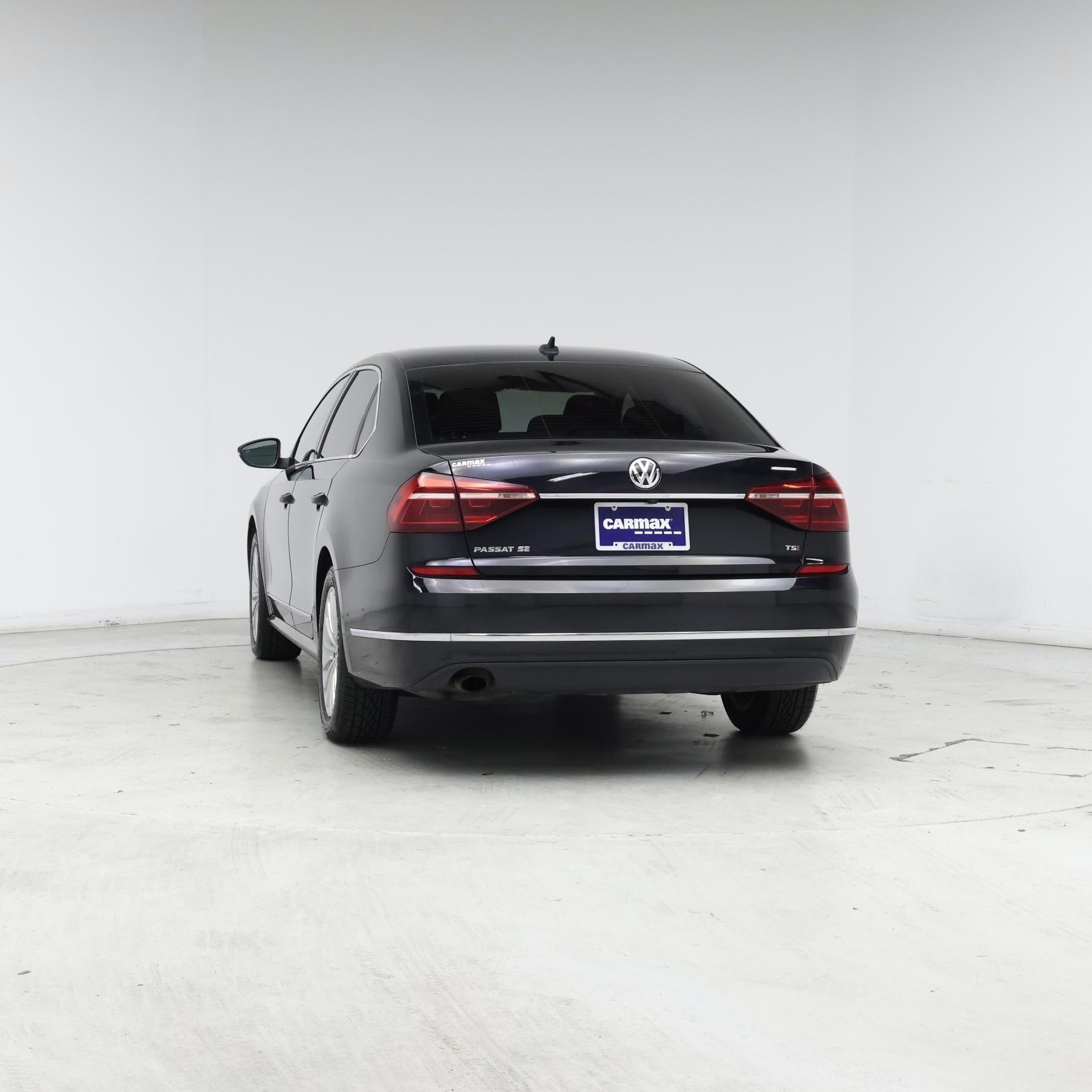 Thumbnail: 2017 Volkswagen Passat - 6