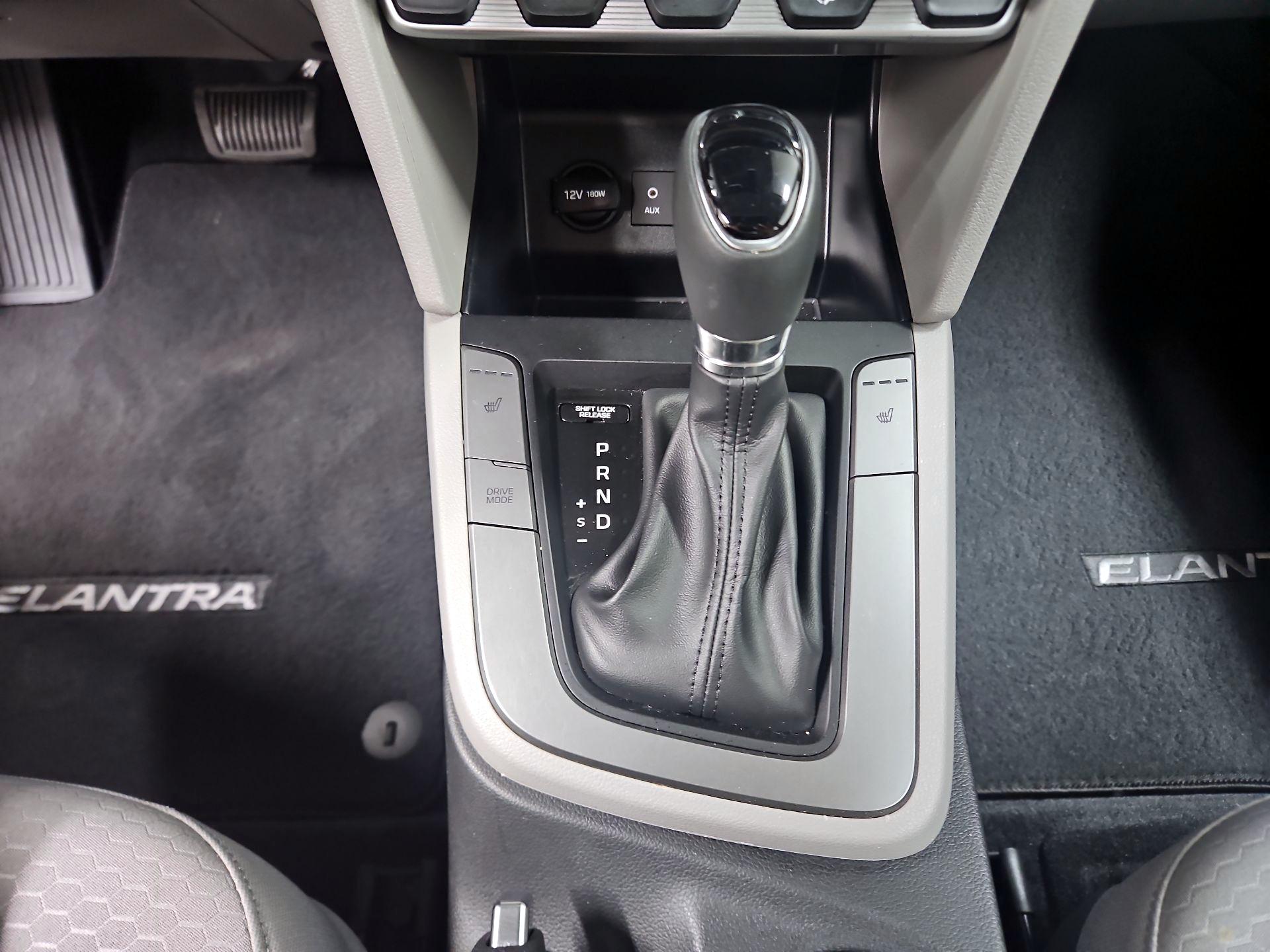 Thumbnail: 2020 Hyundai Elantra - 17