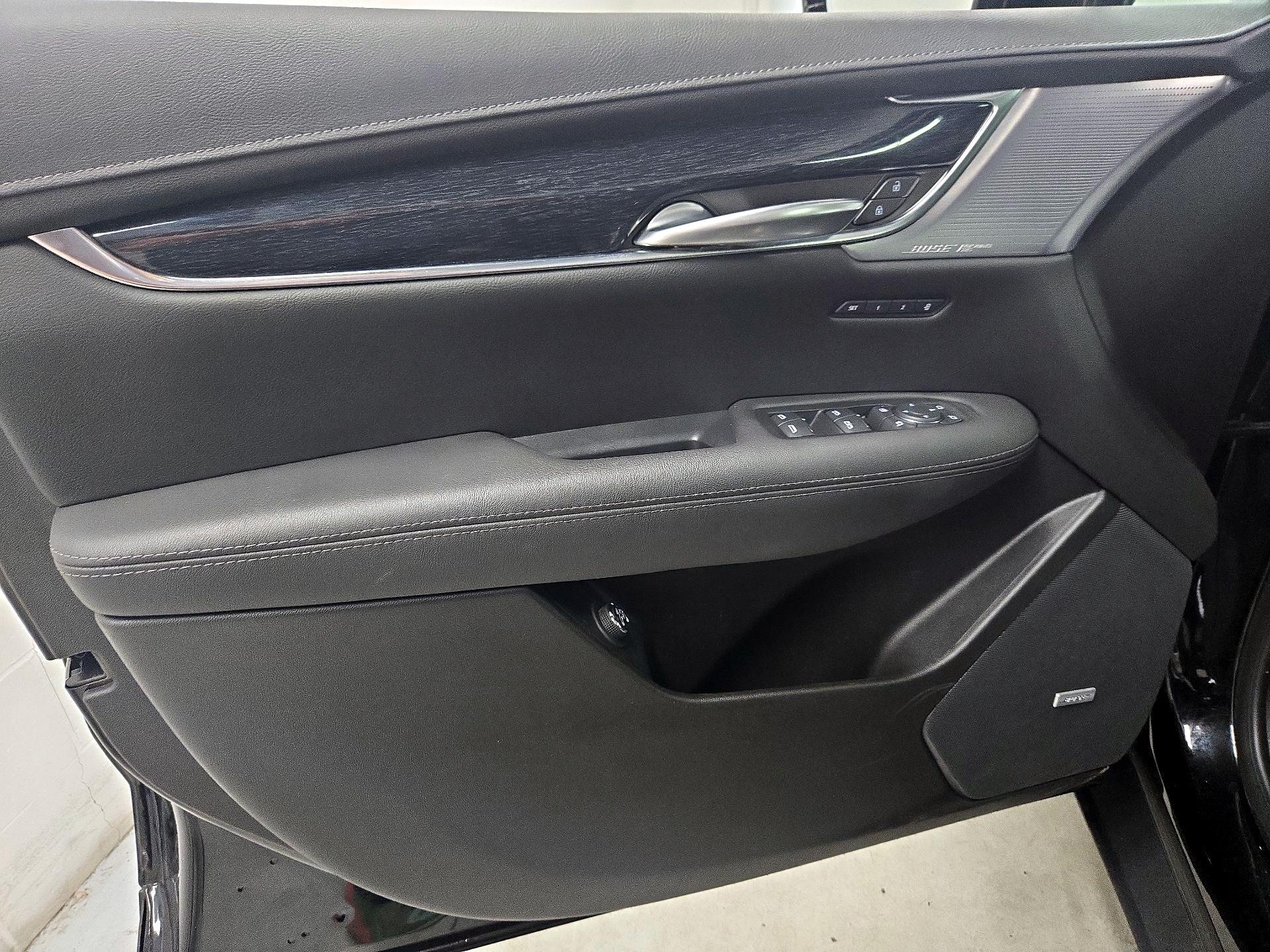 Thumbnail: 2023 Cadillac XT5 - 12
