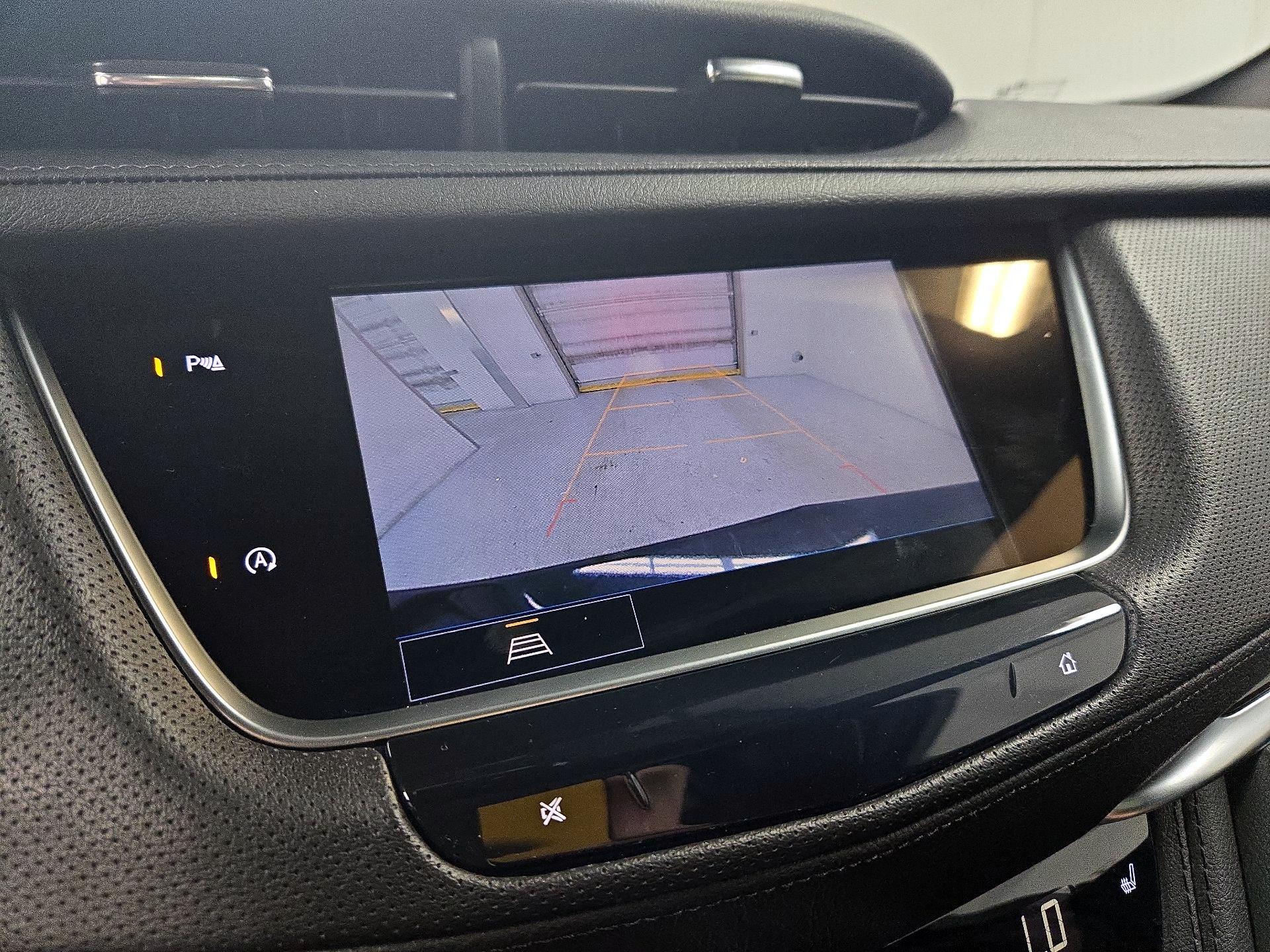 Thumbnail: 2023 Cadillac XT5 - 15