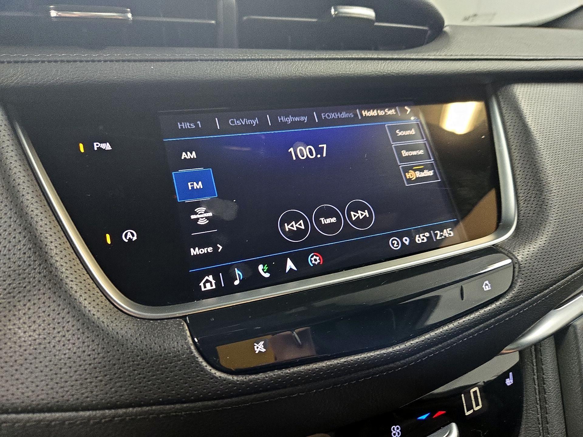 Thumbnail: 2023 Cadillac XT5 - 16