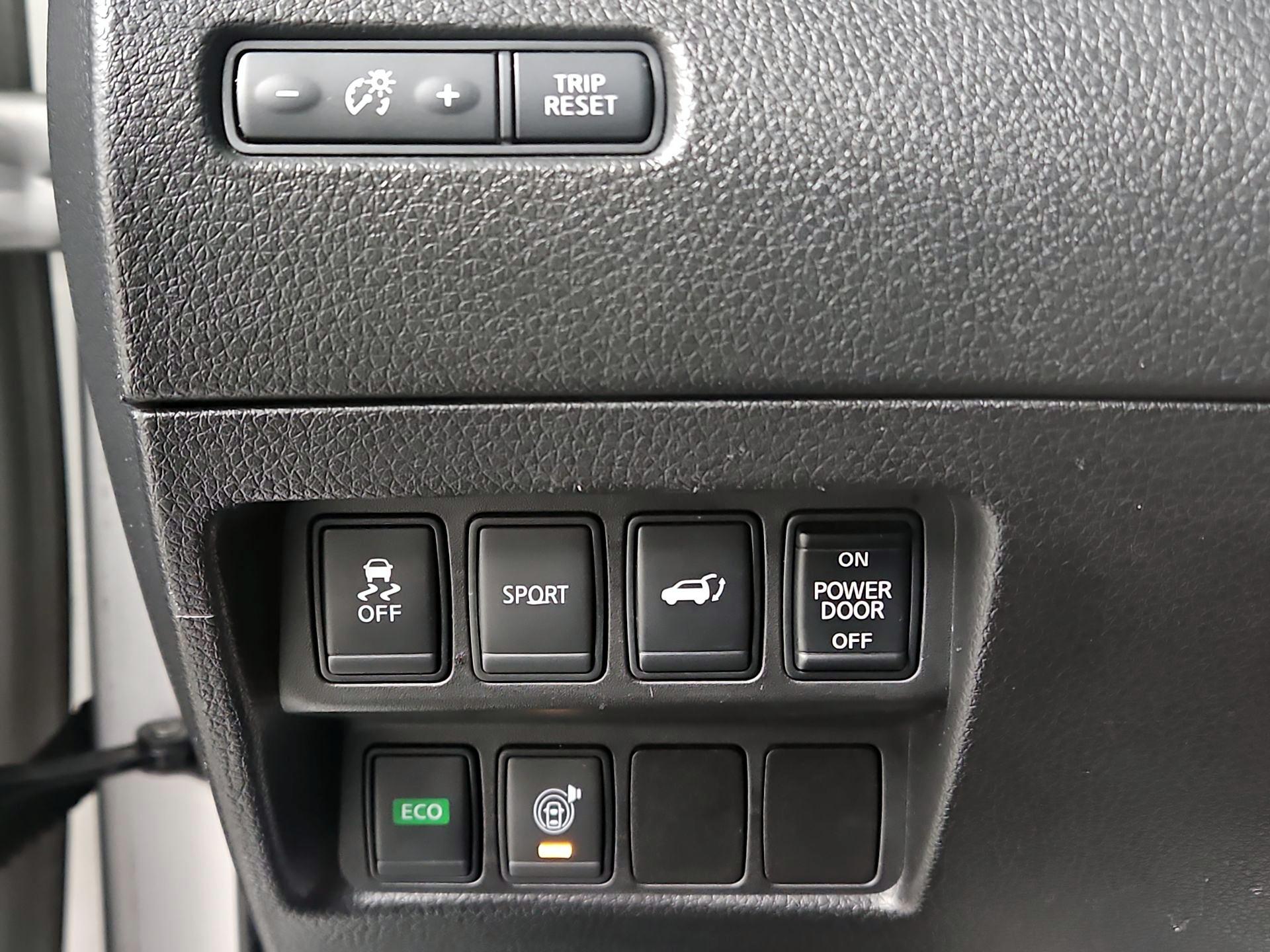 Thumbnail: 2016 Nissan Rogue - 13