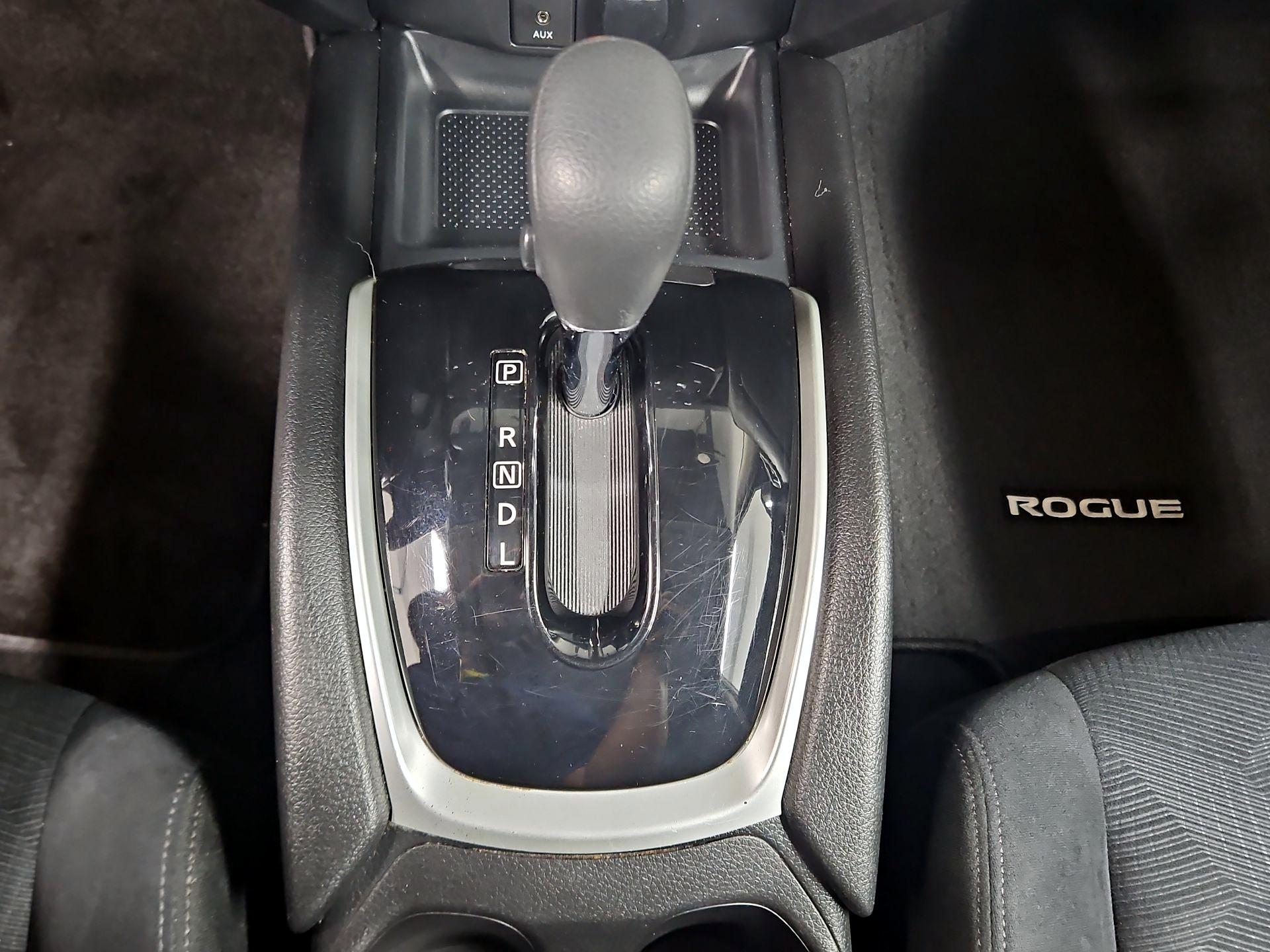 Thumbnail: 2016 Nissan Rogue - 18