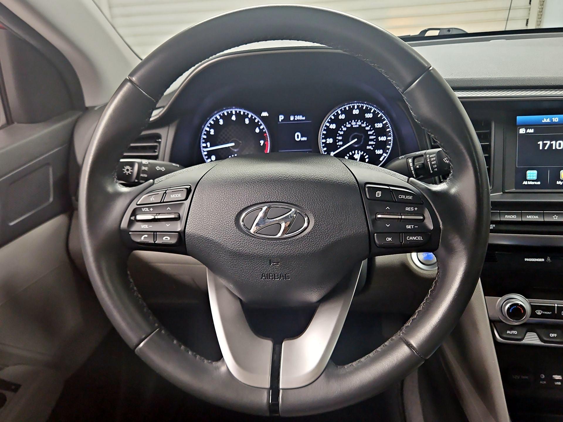 Thumbnail: 2020 Hyundai Elantra - 10