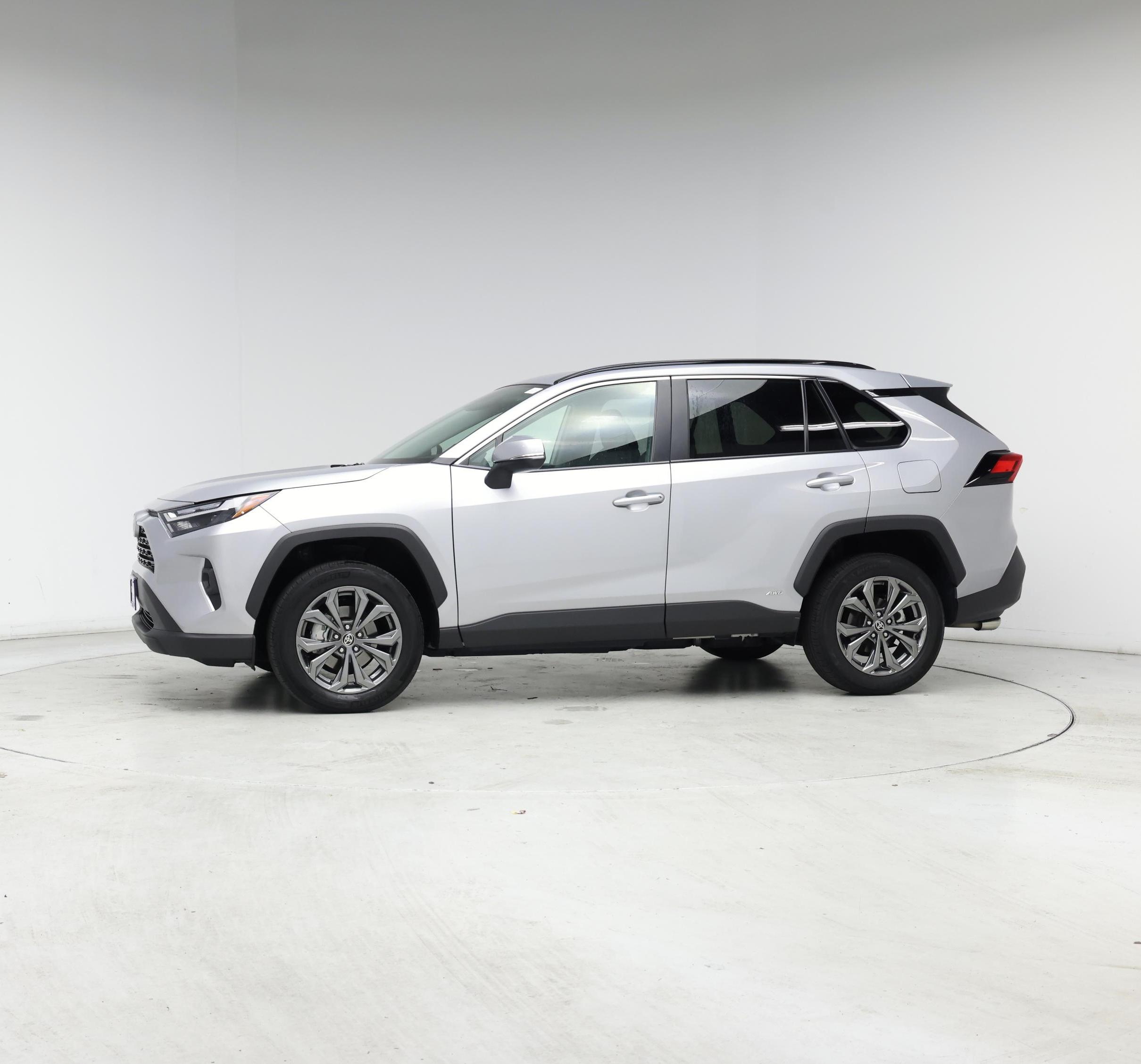 Thumbnail: 2022 Toyota RAV4 - 3