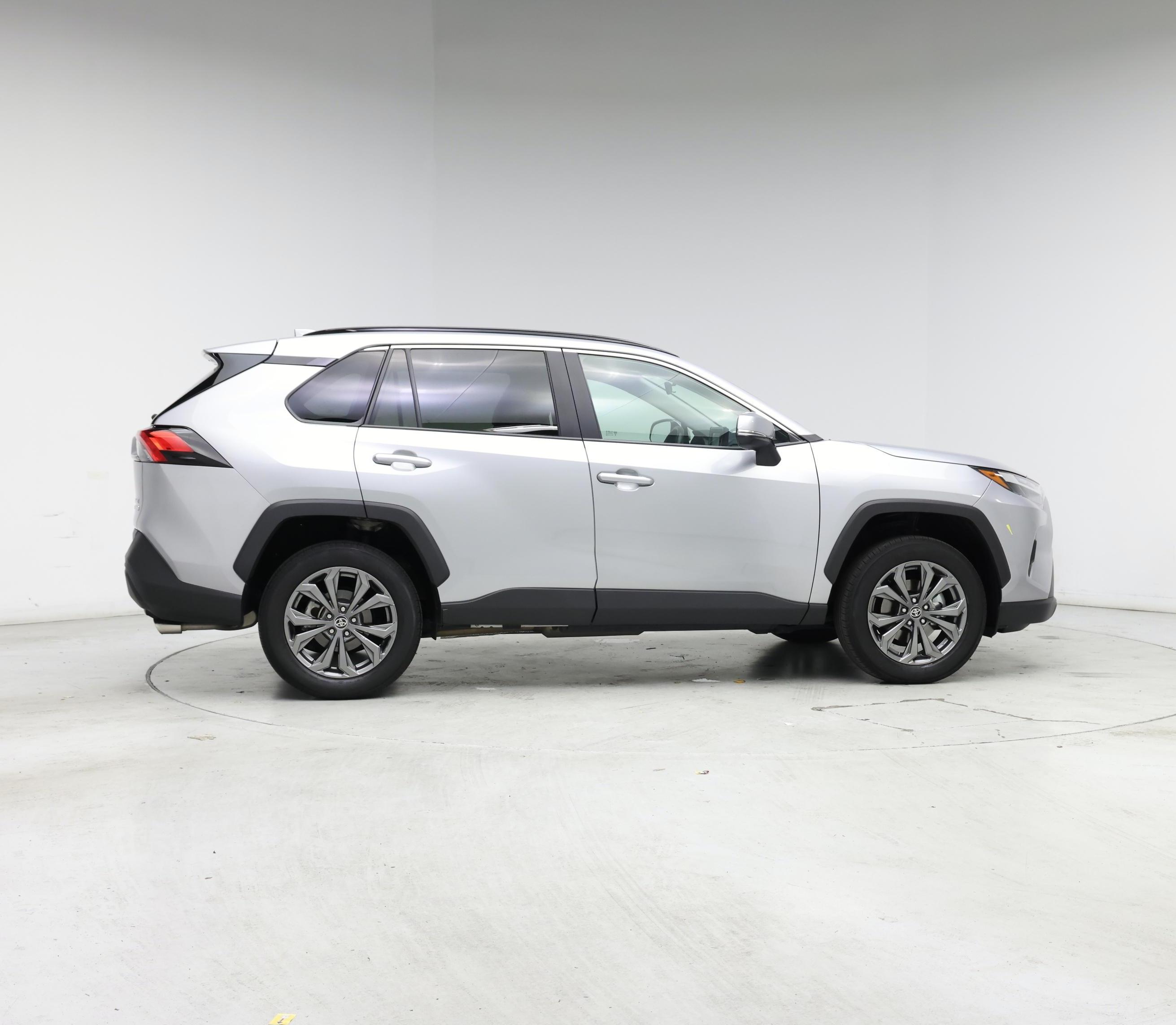 Thumbnail: 2022 Toyota RAV4 - 7
