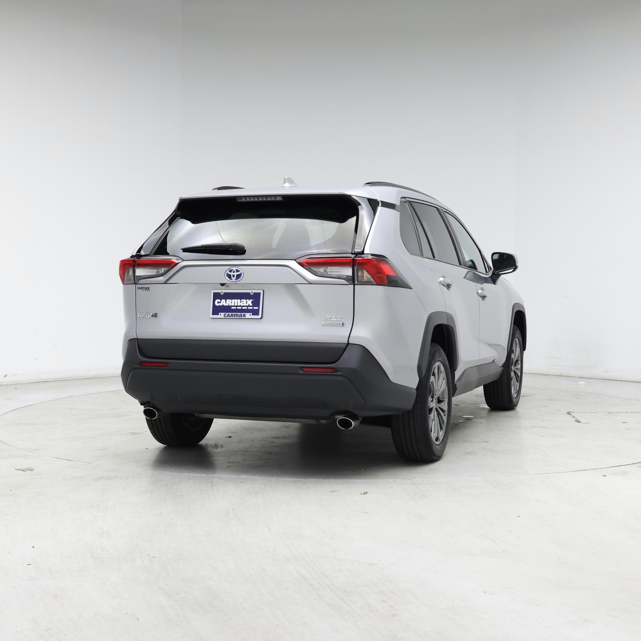 Thumbnail: 2022 Toyota RAV4 - 8