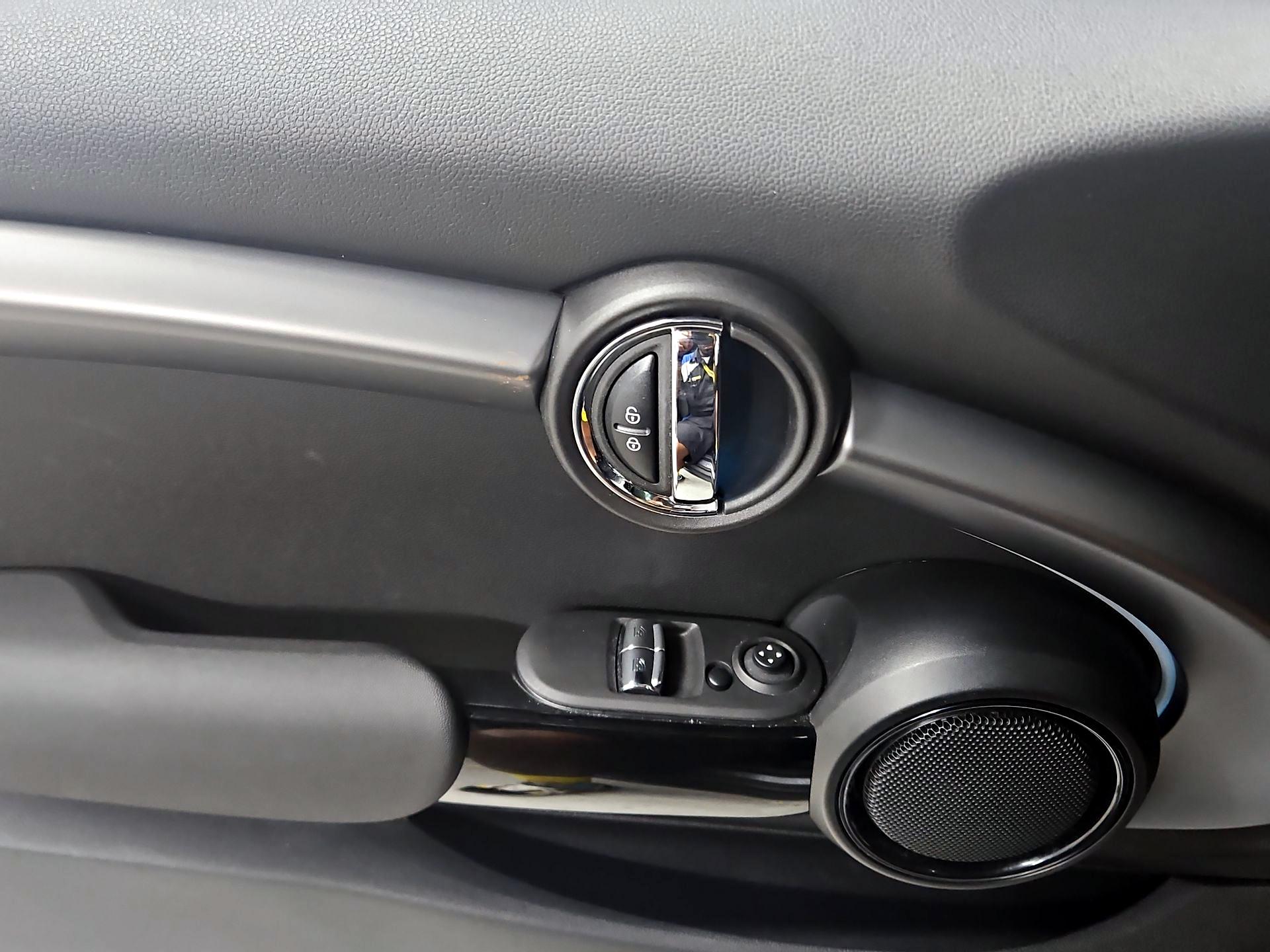 Thumbnail: 2022 MINI Cooper Hardtop - 12