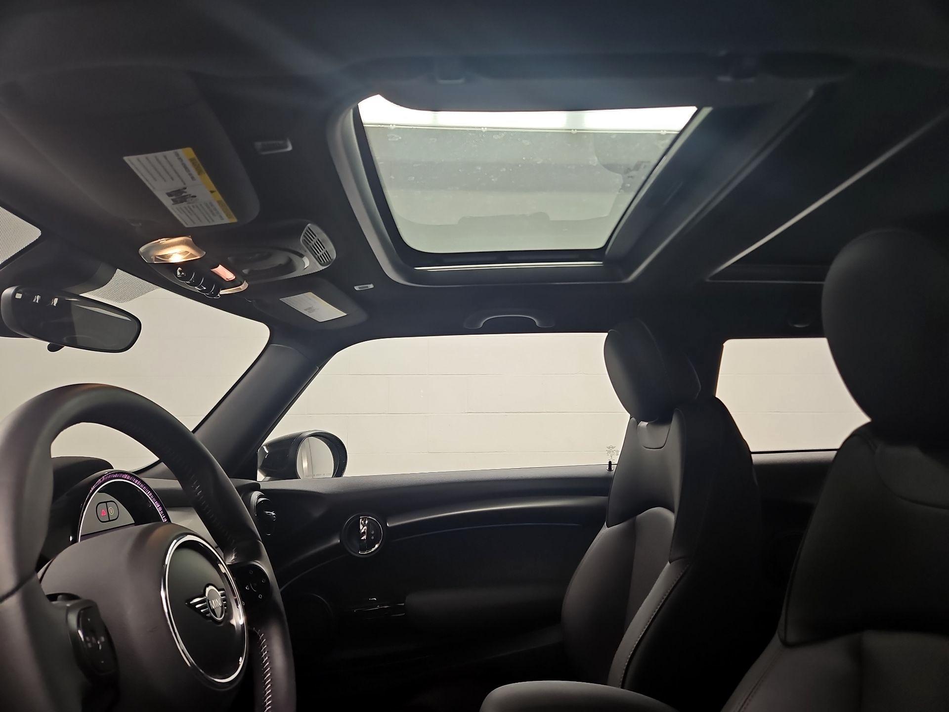 Thumbnail: 2022 MINI Cooper Hardtop - 20