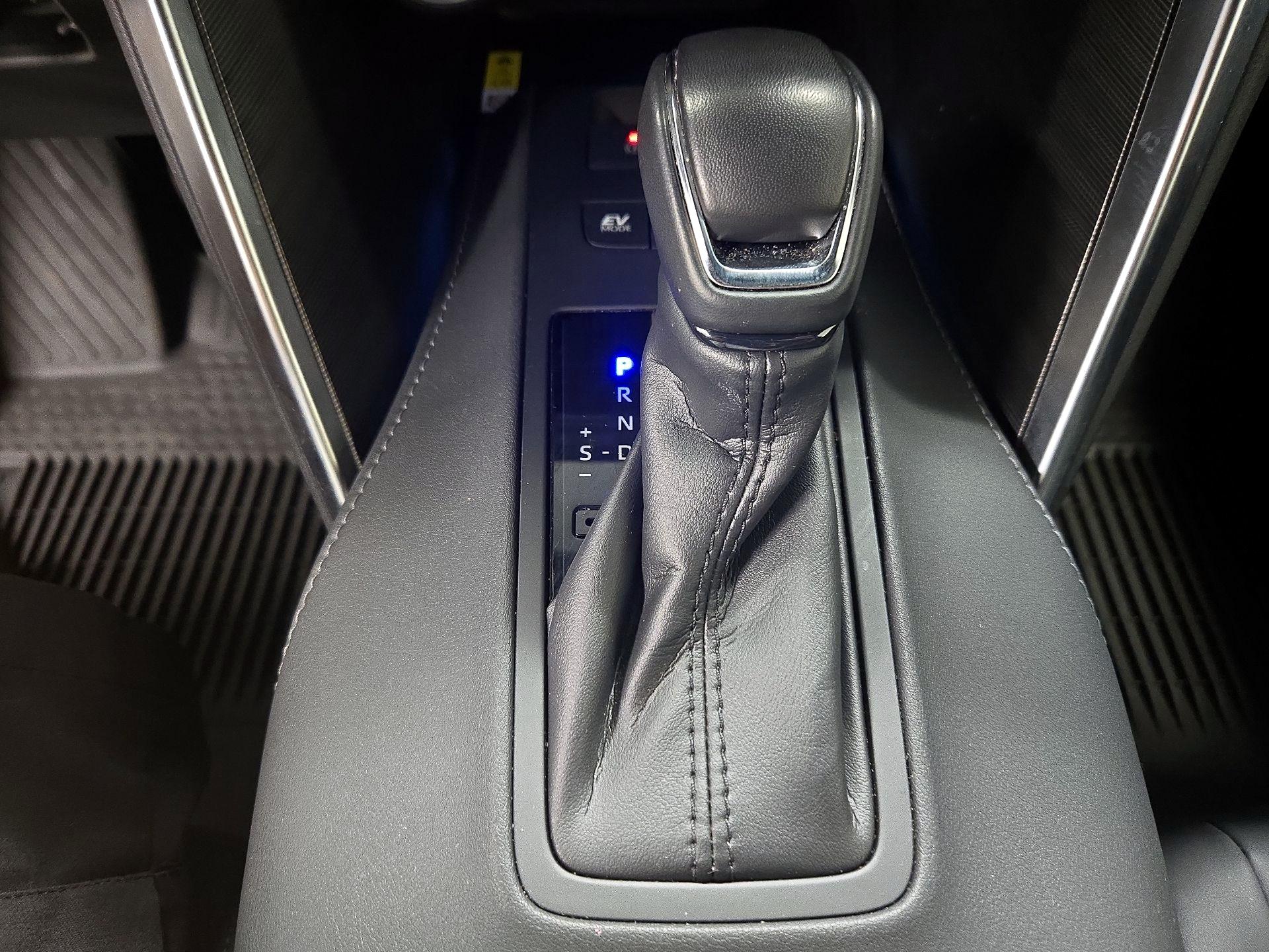 Thumbnail: 2022 Toyota Venza - 17