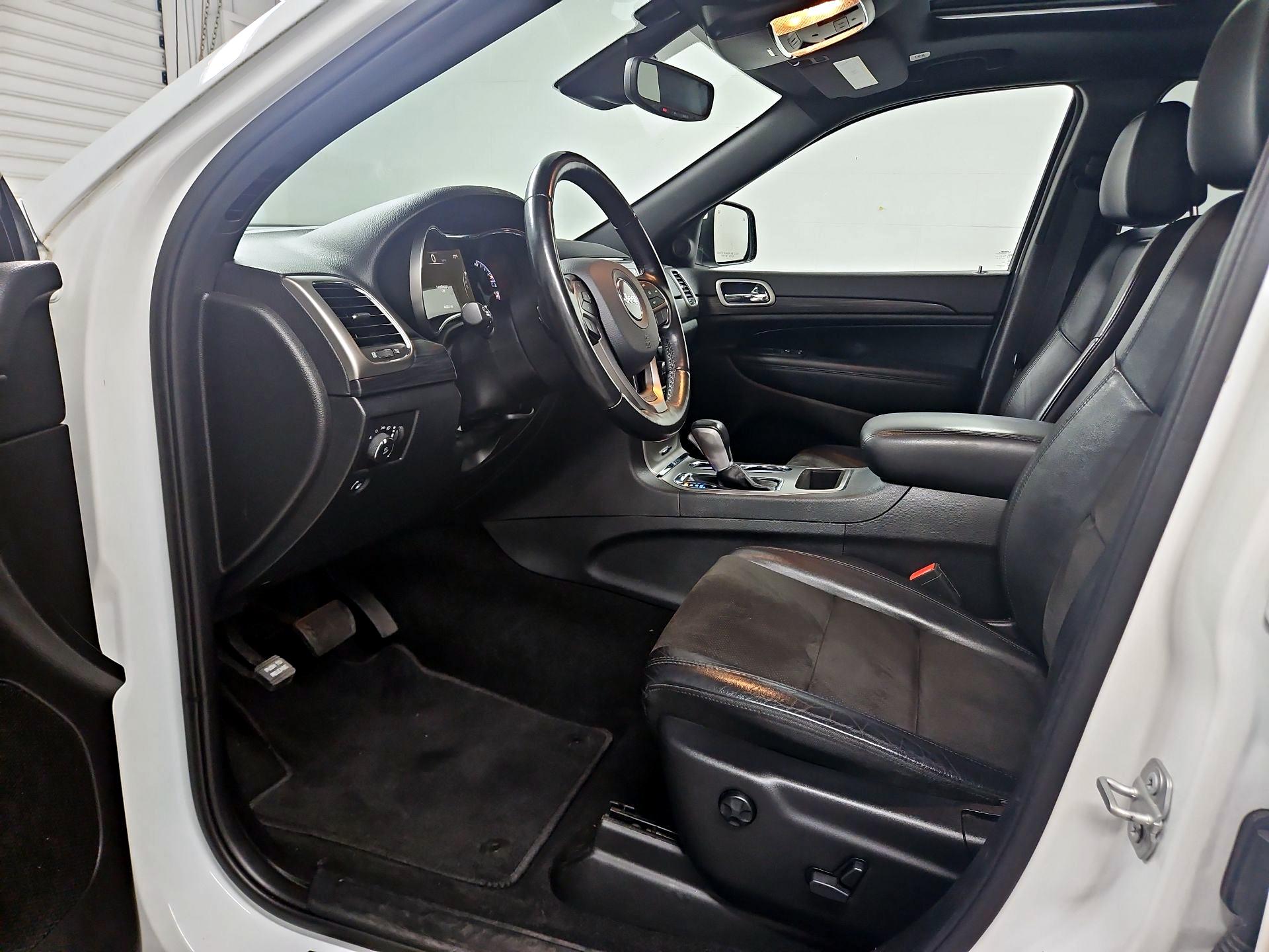 Thumbnail: 2020 Jeep Grand Cherokee - 11