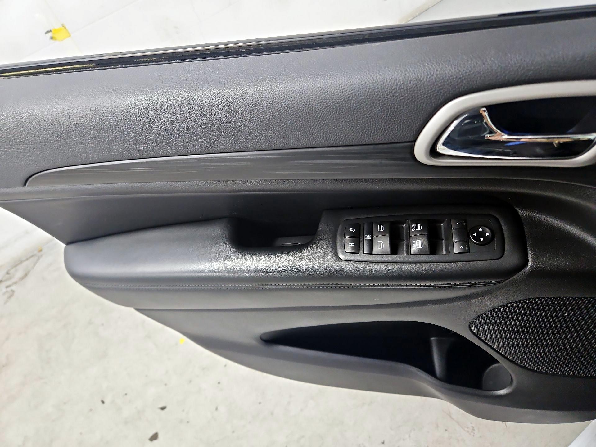 Thumbnail: 2020 Jeep Grand Cherokee - 12