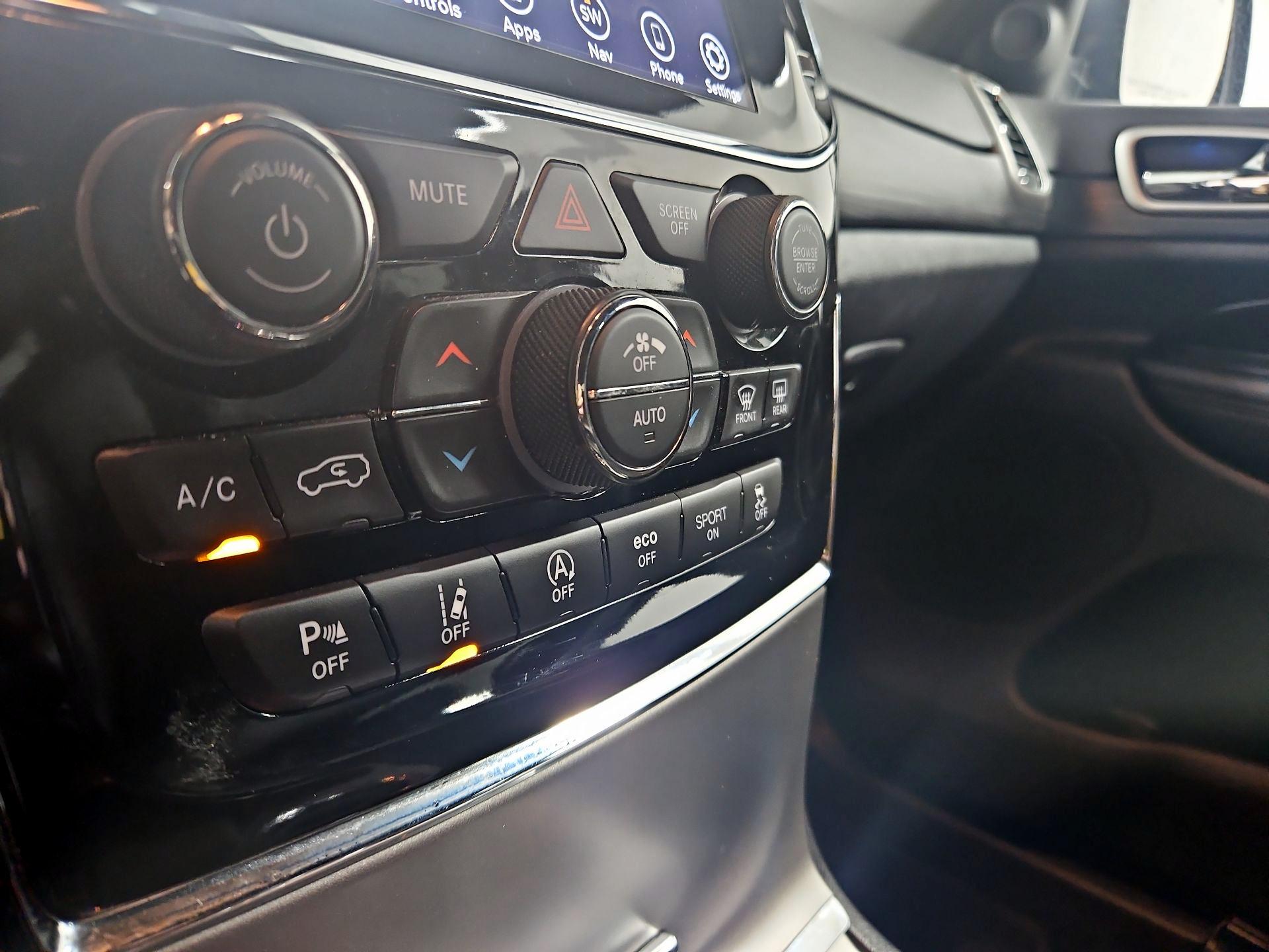 Thumbnail: 2020 Jeep Grand Cherokee - 17