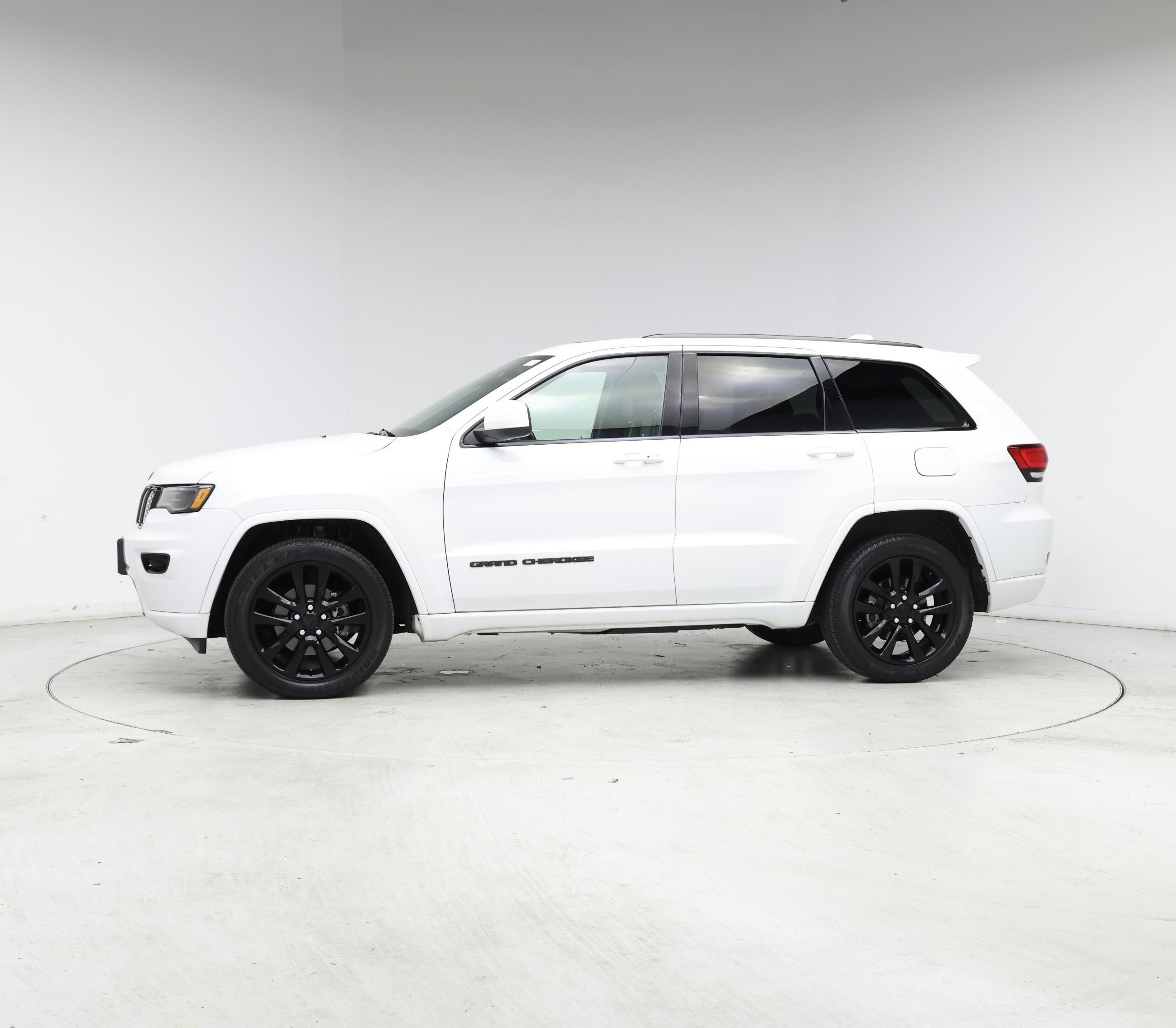 Thumbnail: 2020 Jeep Grand Cherokee - 3