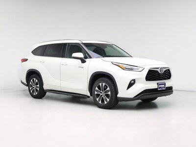 White 2021 Toyota Highlander Hybrid XLE