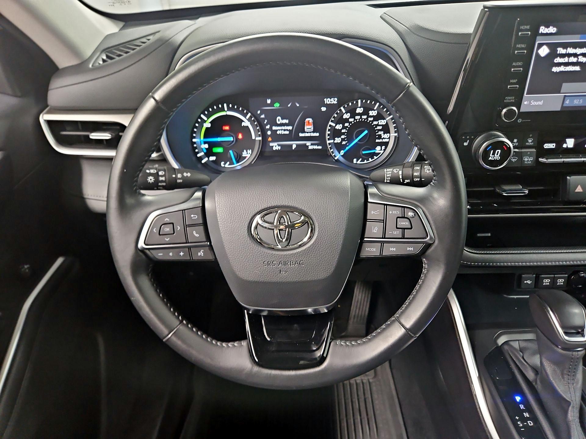 Thumbnail: 2021 Toyota Highlander - 10