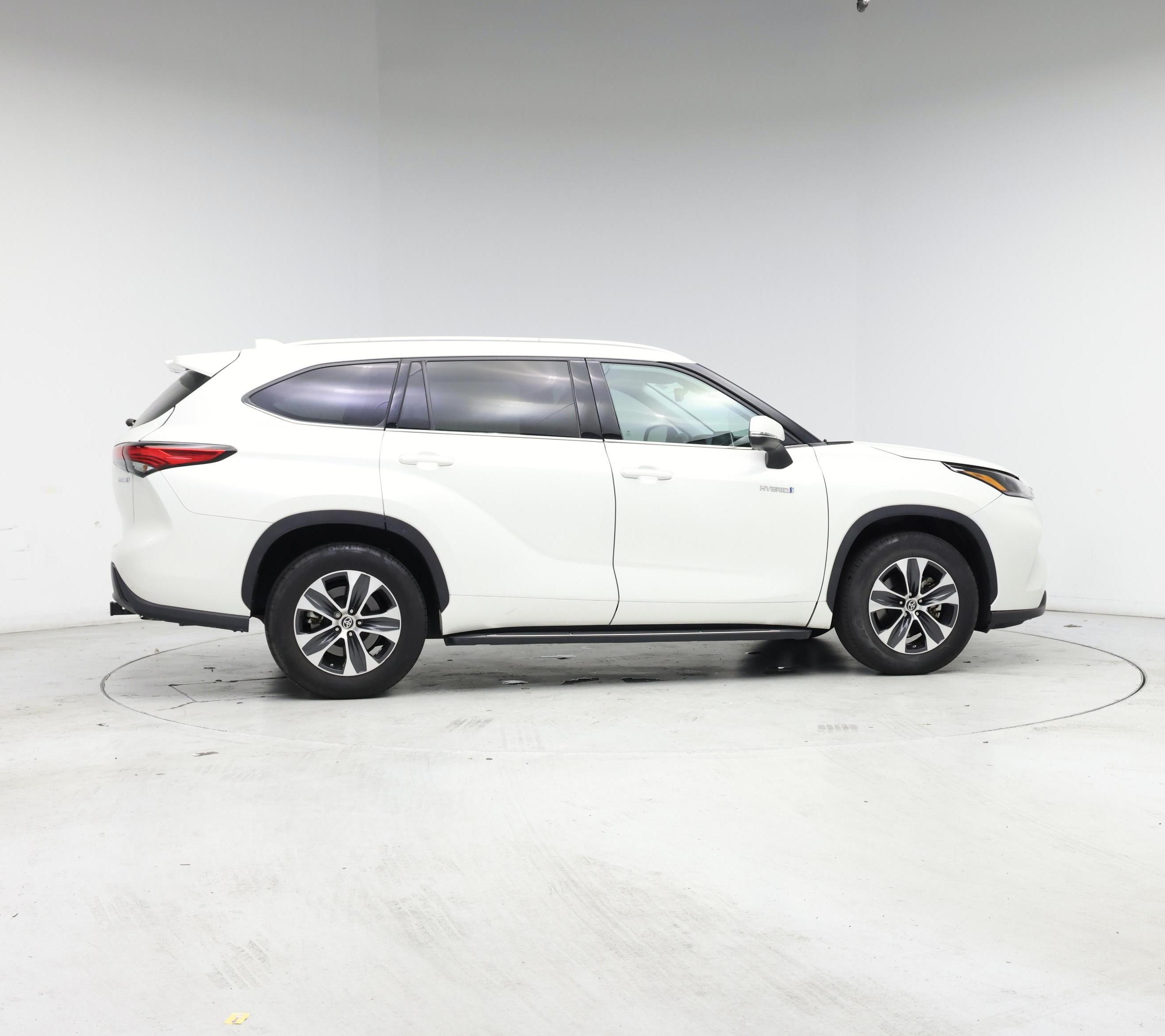 Thumbnail: 2021 Toyota Highlander - 7