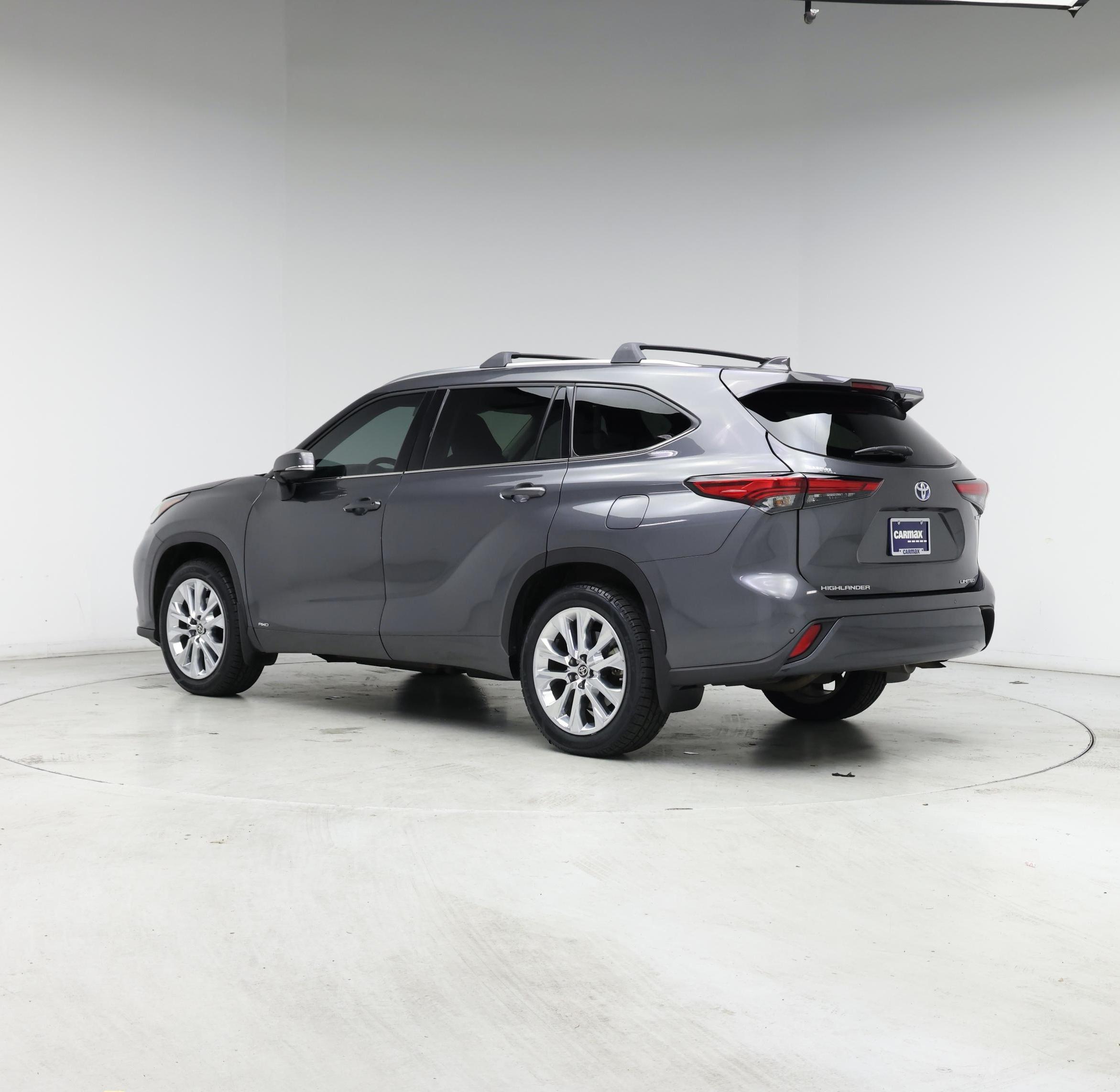 Thumbnail: 2023 Toyota Highlander - 2