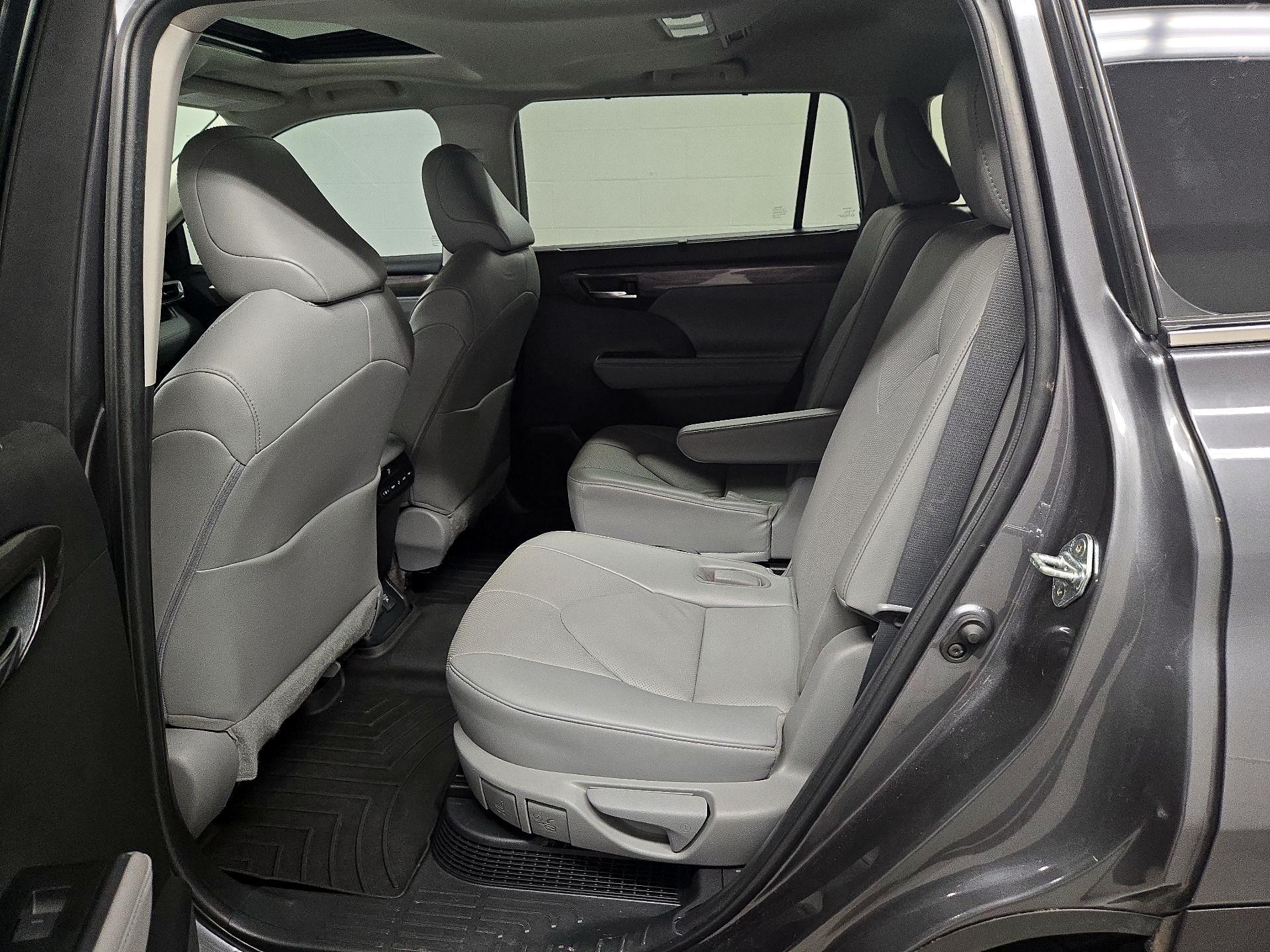 Thumbnail: 2023 Toyota Highlander - 20