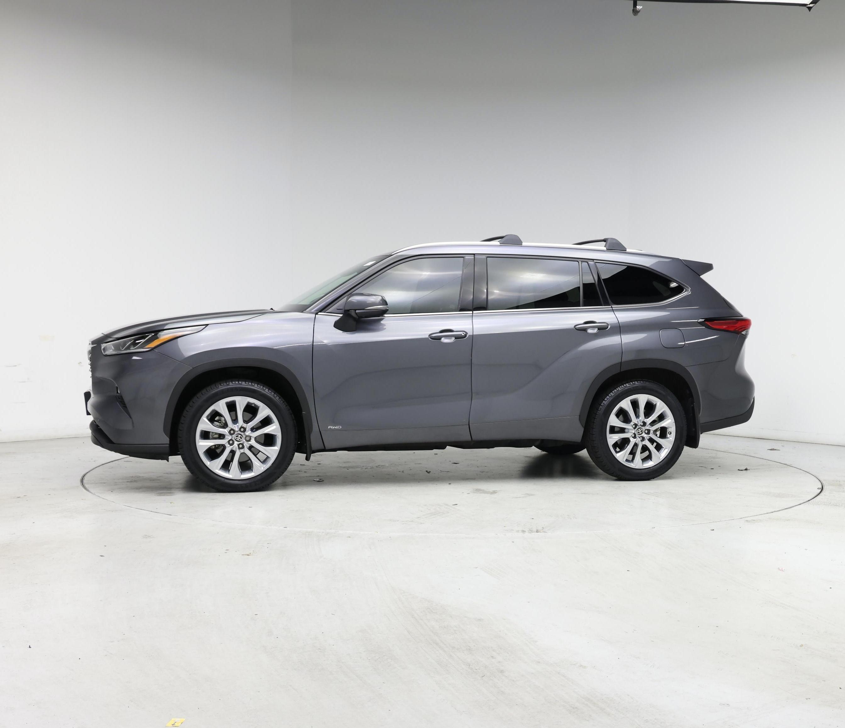 Thumbnail: 2023 Toyota Highlander - 3