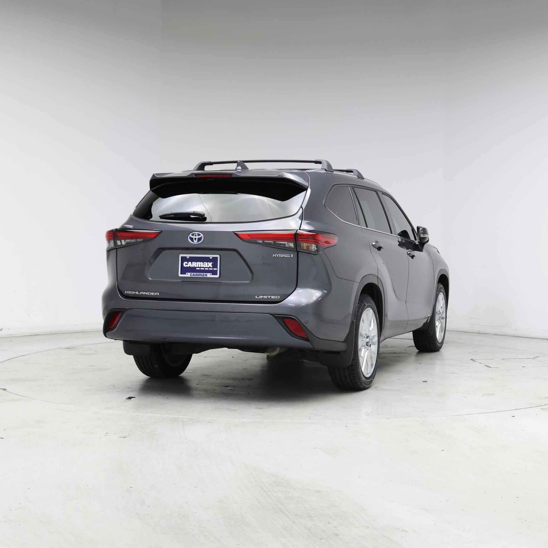 Thumbnail: 2023 Toyota Highlander - 8