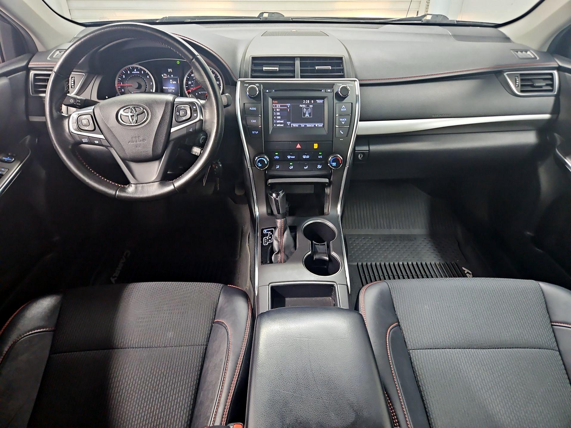 Thumbnail: 2016 Toyota Camry - 9