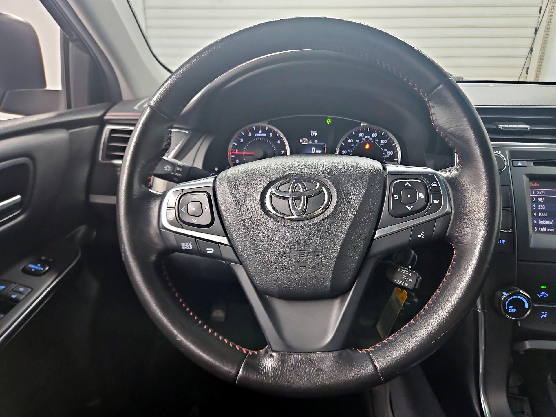 Thumbnail: 2016 Toyota Camry - 10