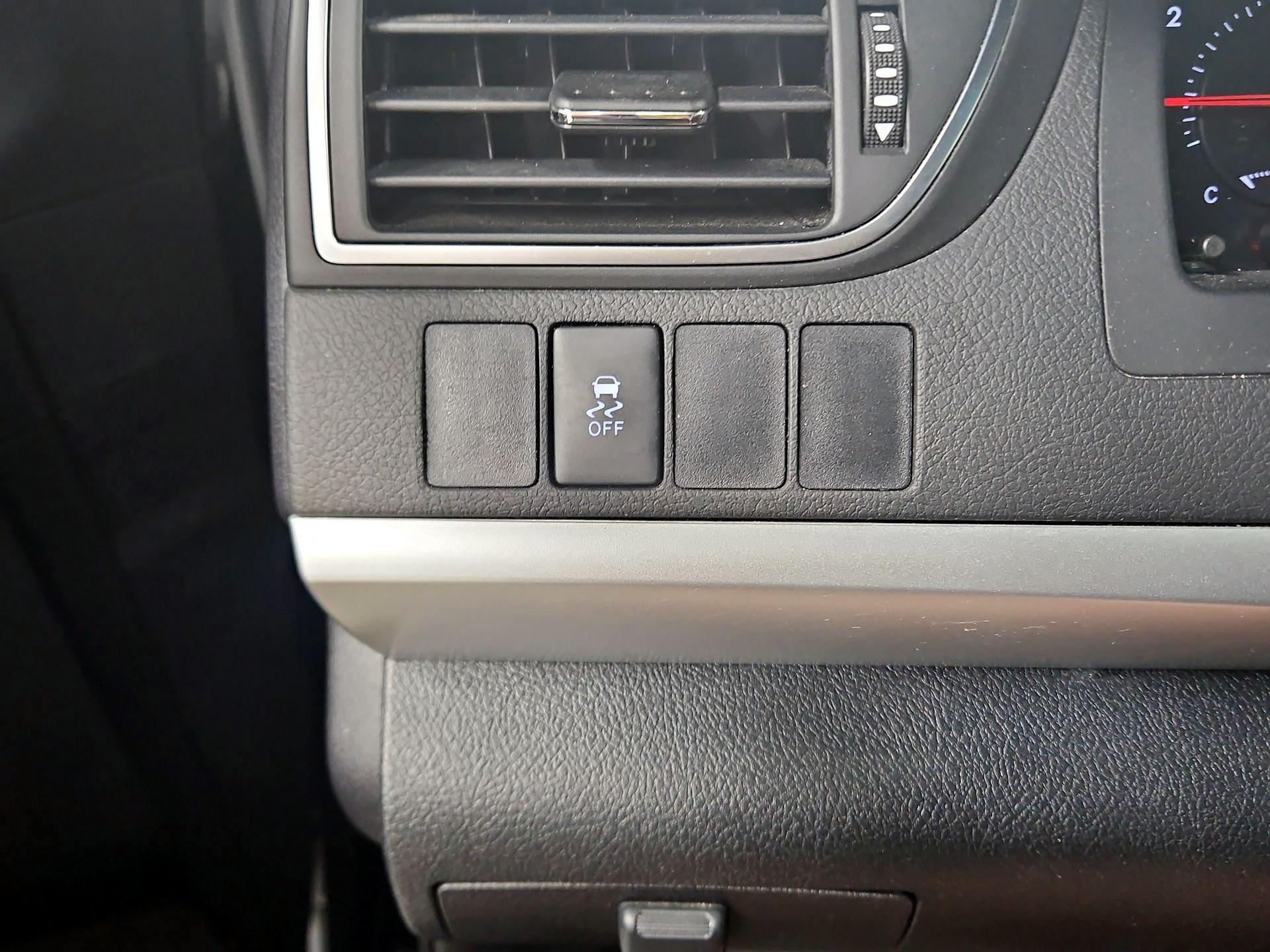 Thumbnail: 2016 Toyota Camry - 13