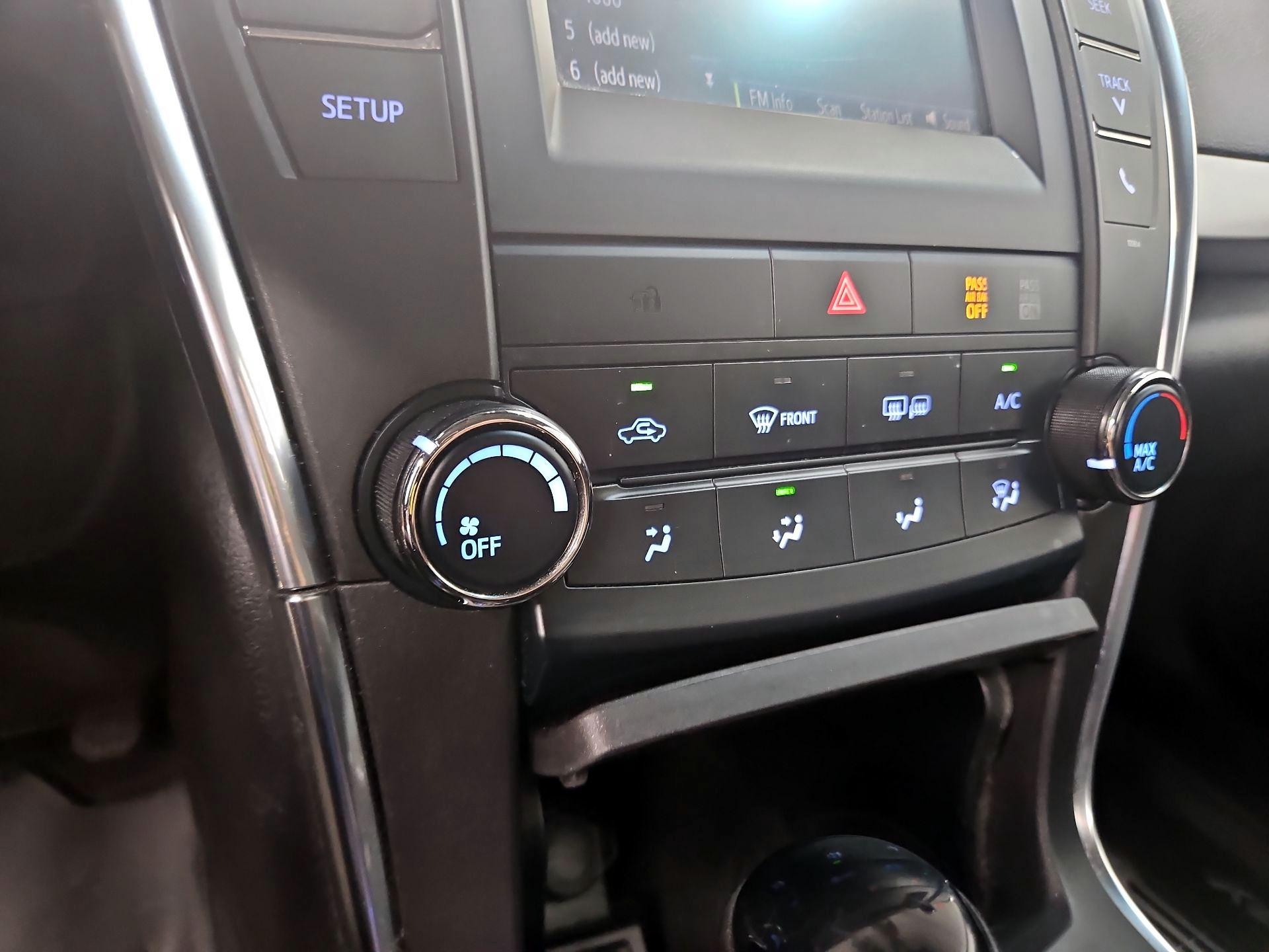 Thumbnail: 2016 Toyota Camry - 16