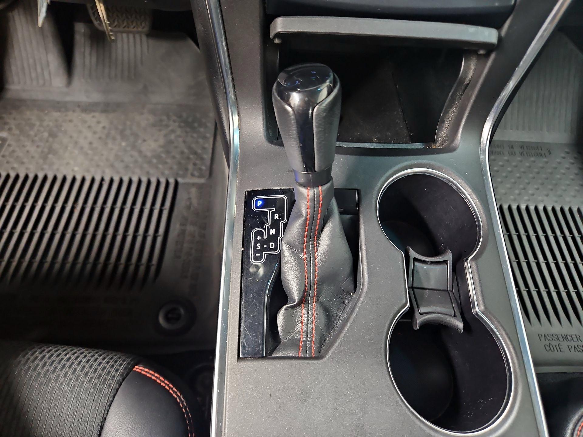 Thumbnail: 2016 Toyota Camry - 17