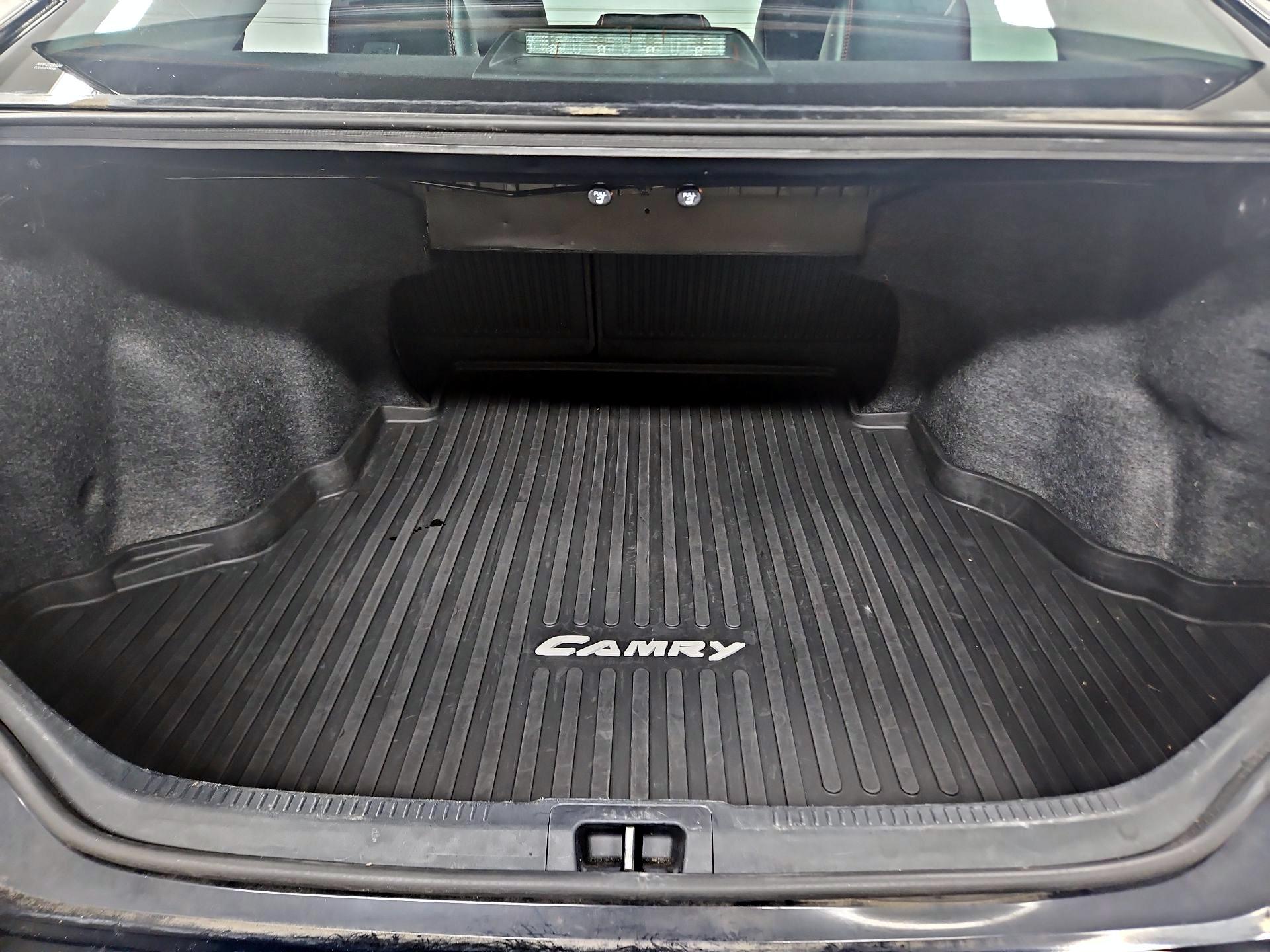 Thumbnail: 2016 Toyota Camry - 20