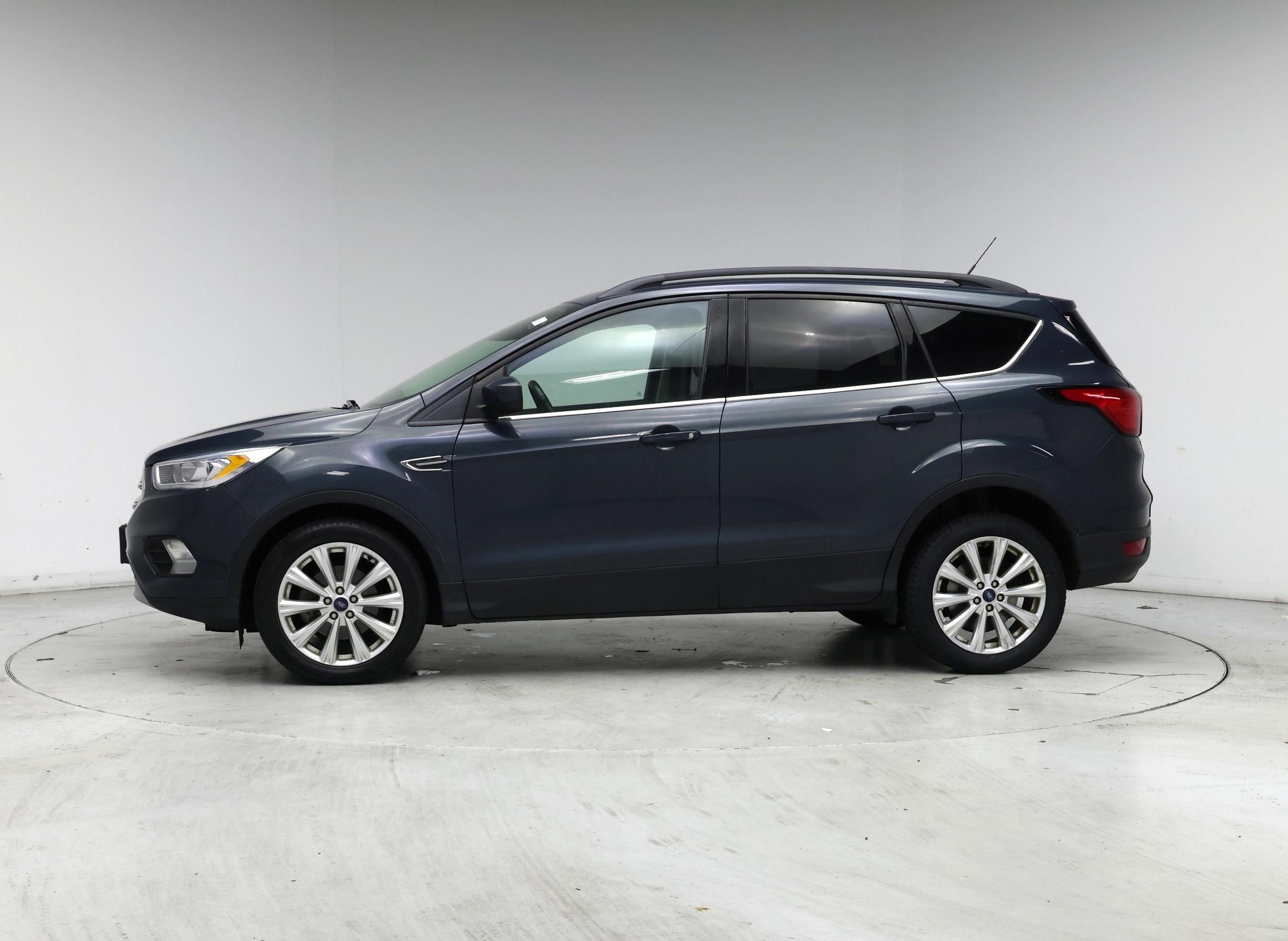 Thumbnail: 2019 Ford Escape - 3