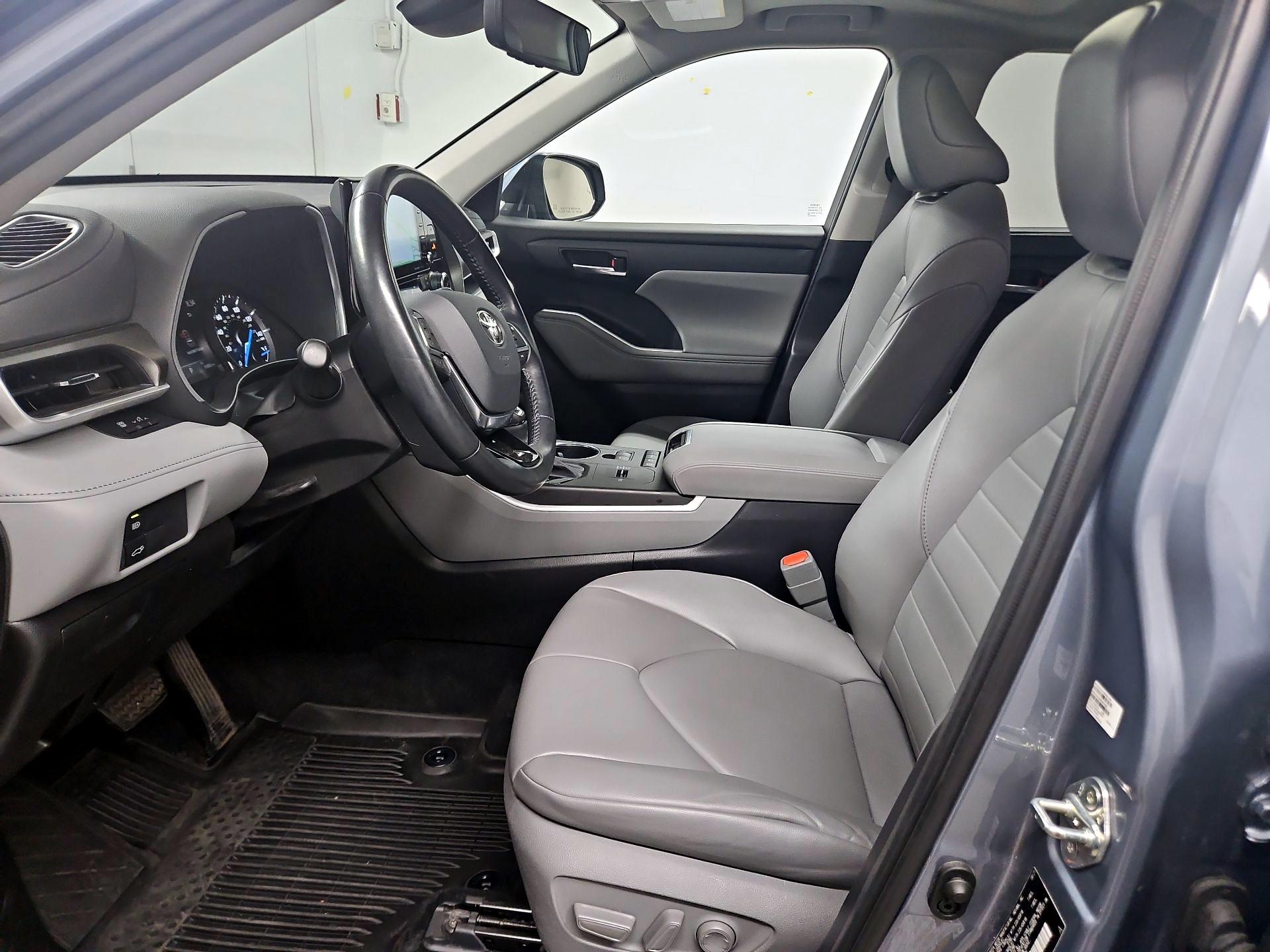 Thumbnail: 2021 Toyota Highlander - 11