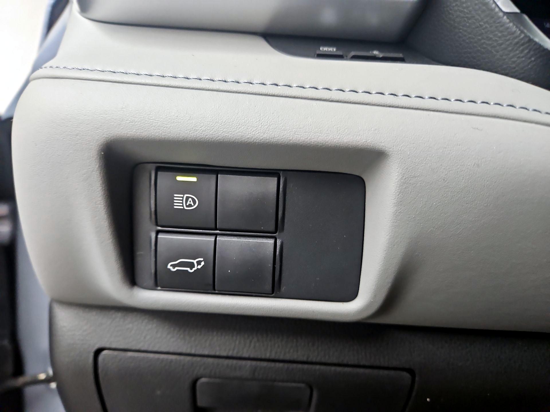 Thumbnail: 2021 Toyota Highlander - 13
