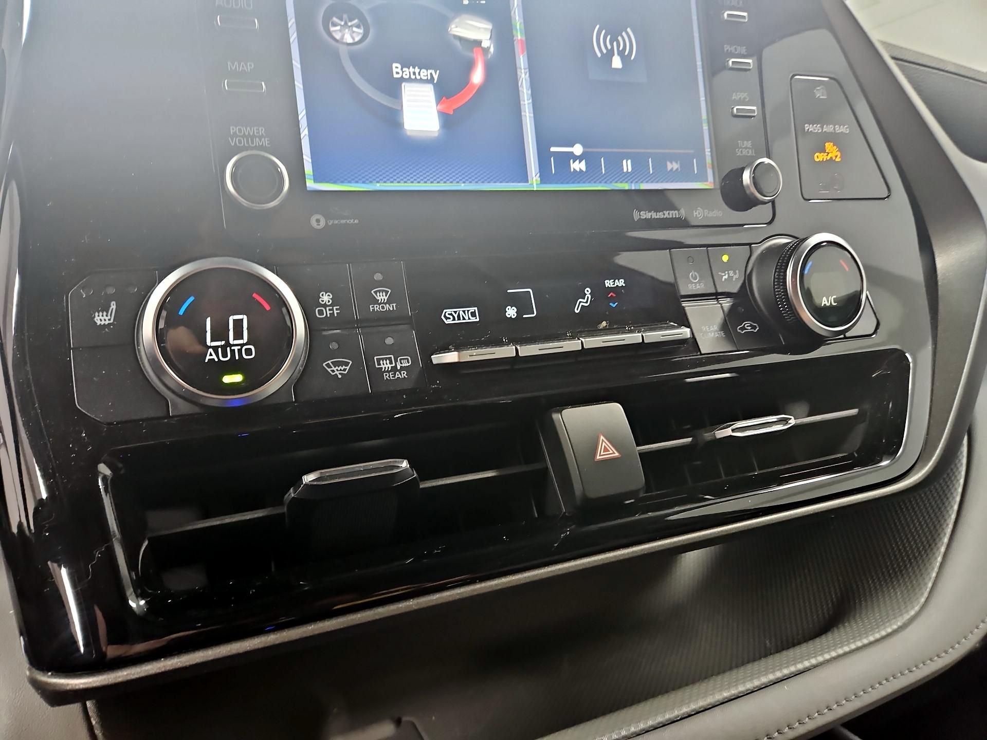 Thumbnail: 2021 Toyota Highlander - 17