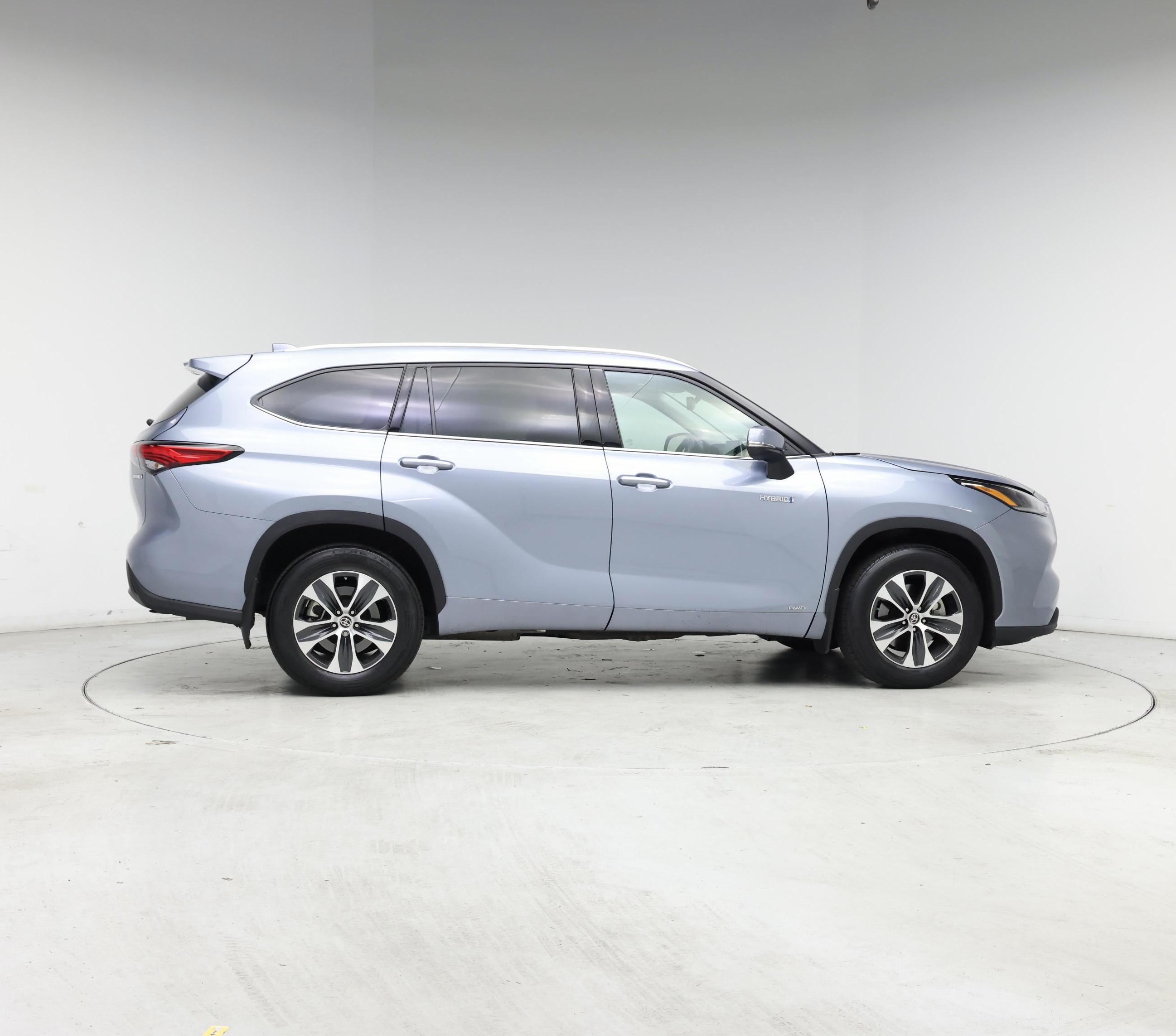 Thumbnail: 2021 Toyota Highlander - 7