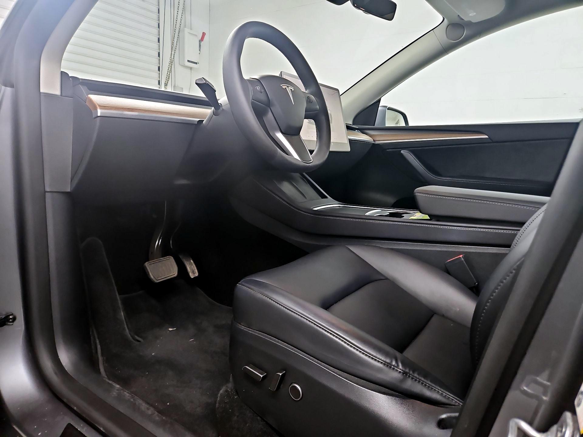 Thumbnail: 2025 Tesla Model Y - 11