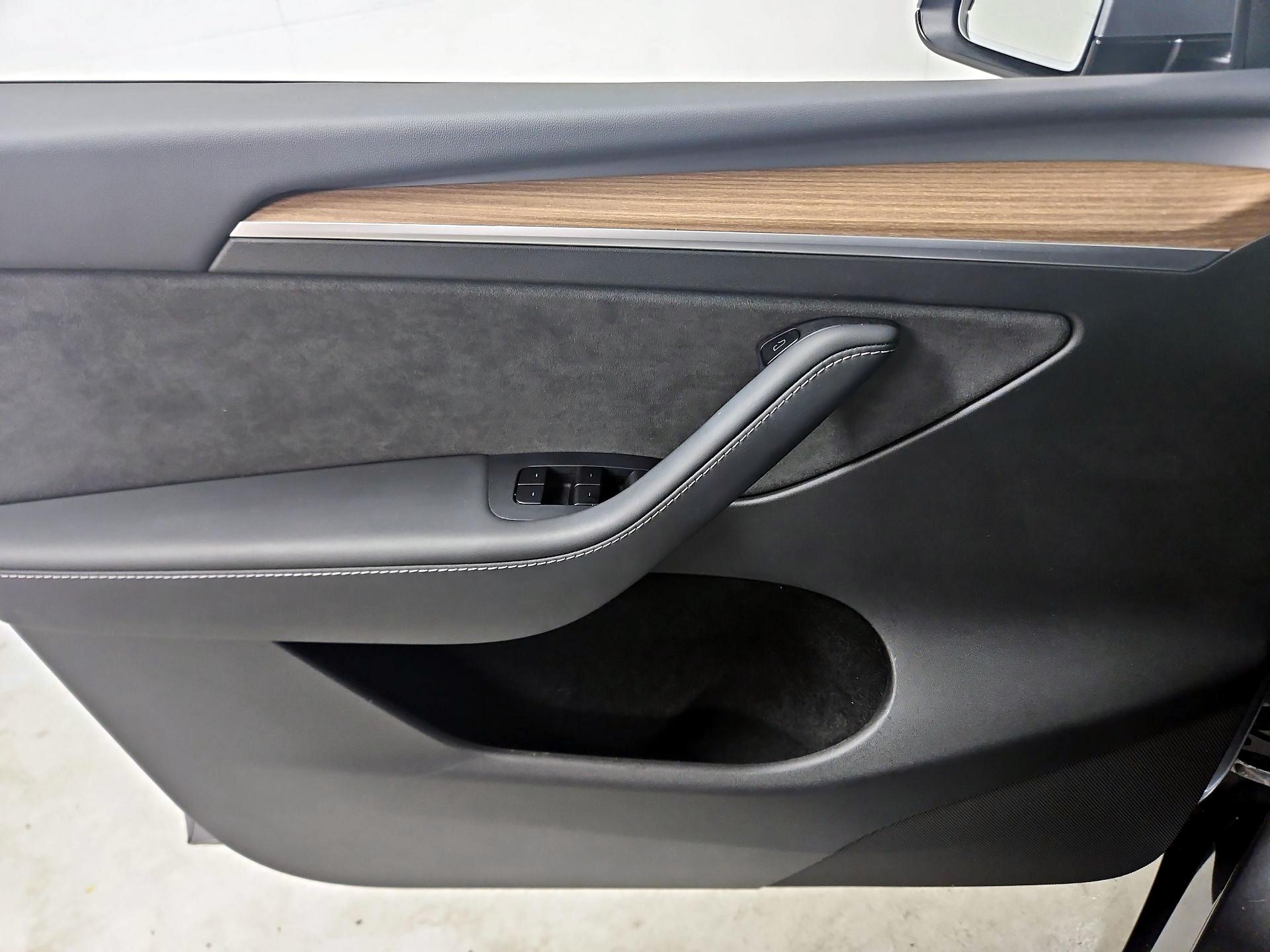 Thumbnail: 2025 Tesla Model Y - 12