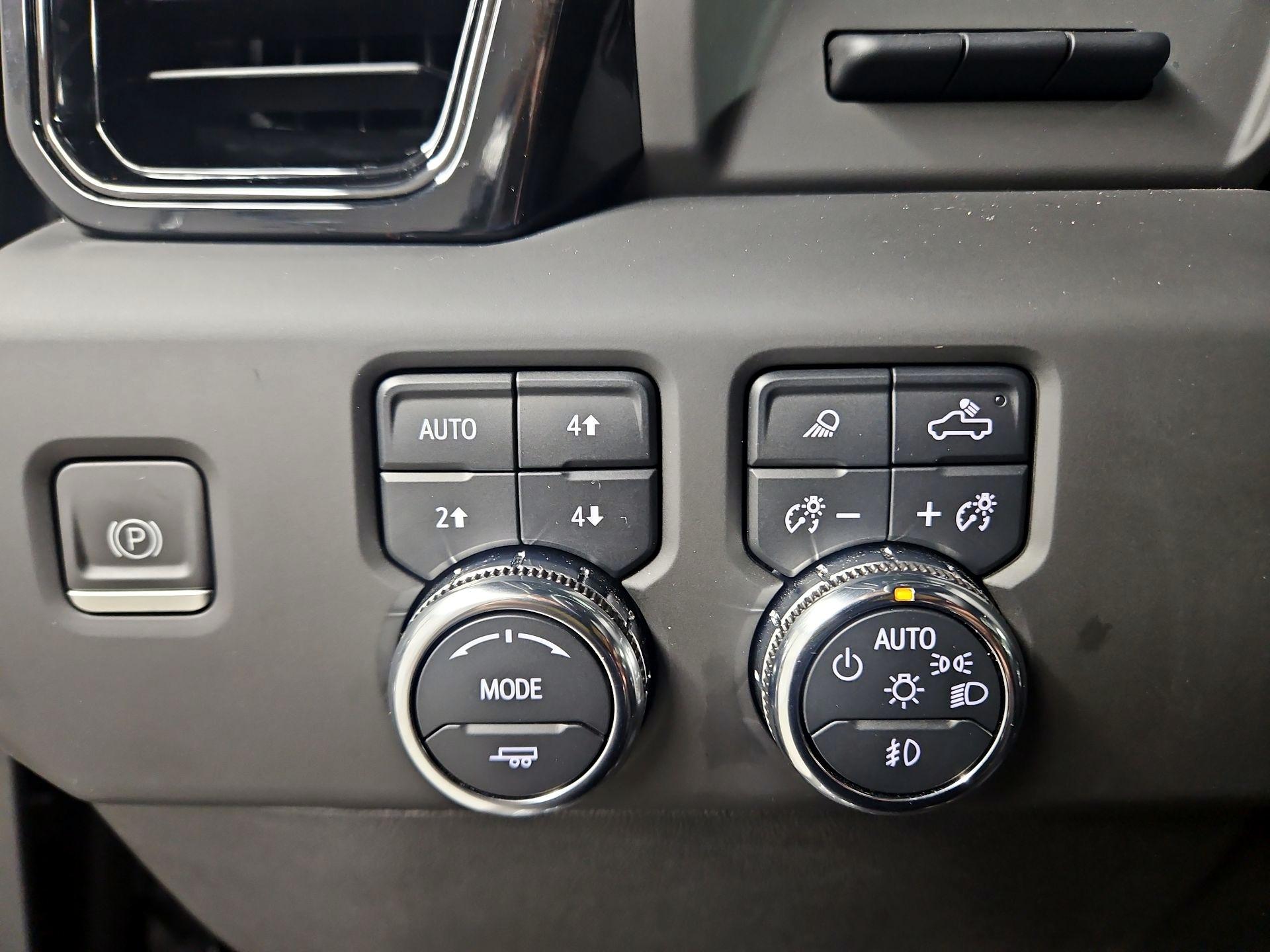 Thumbnail: 2024 GMC Sierra 3500 - 13