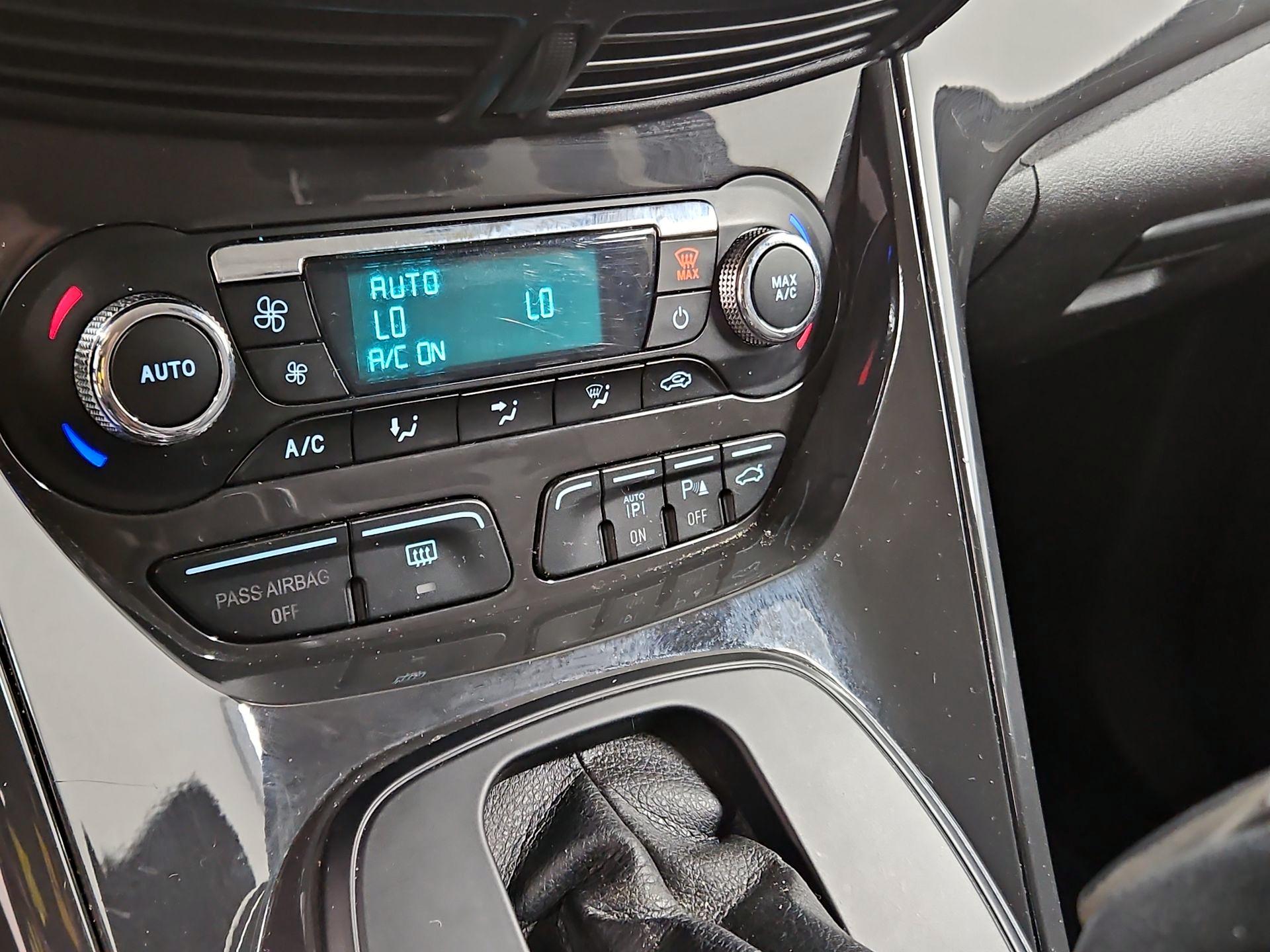 Thumbnail: 2014 Ford Escape - 17